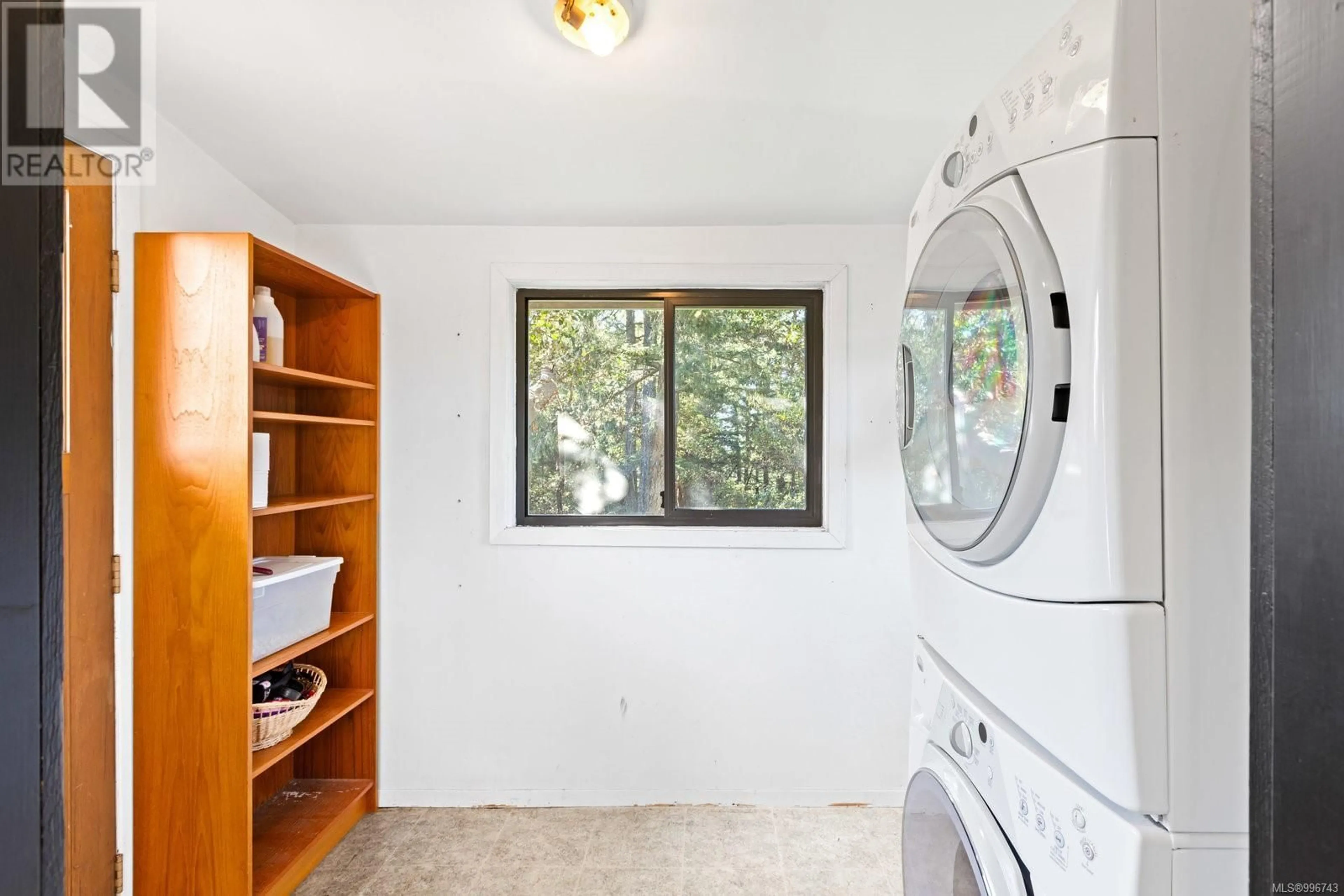 Laundry room for 62 HARTLAND AVENUE, Saanich British Columbia V9E1L7