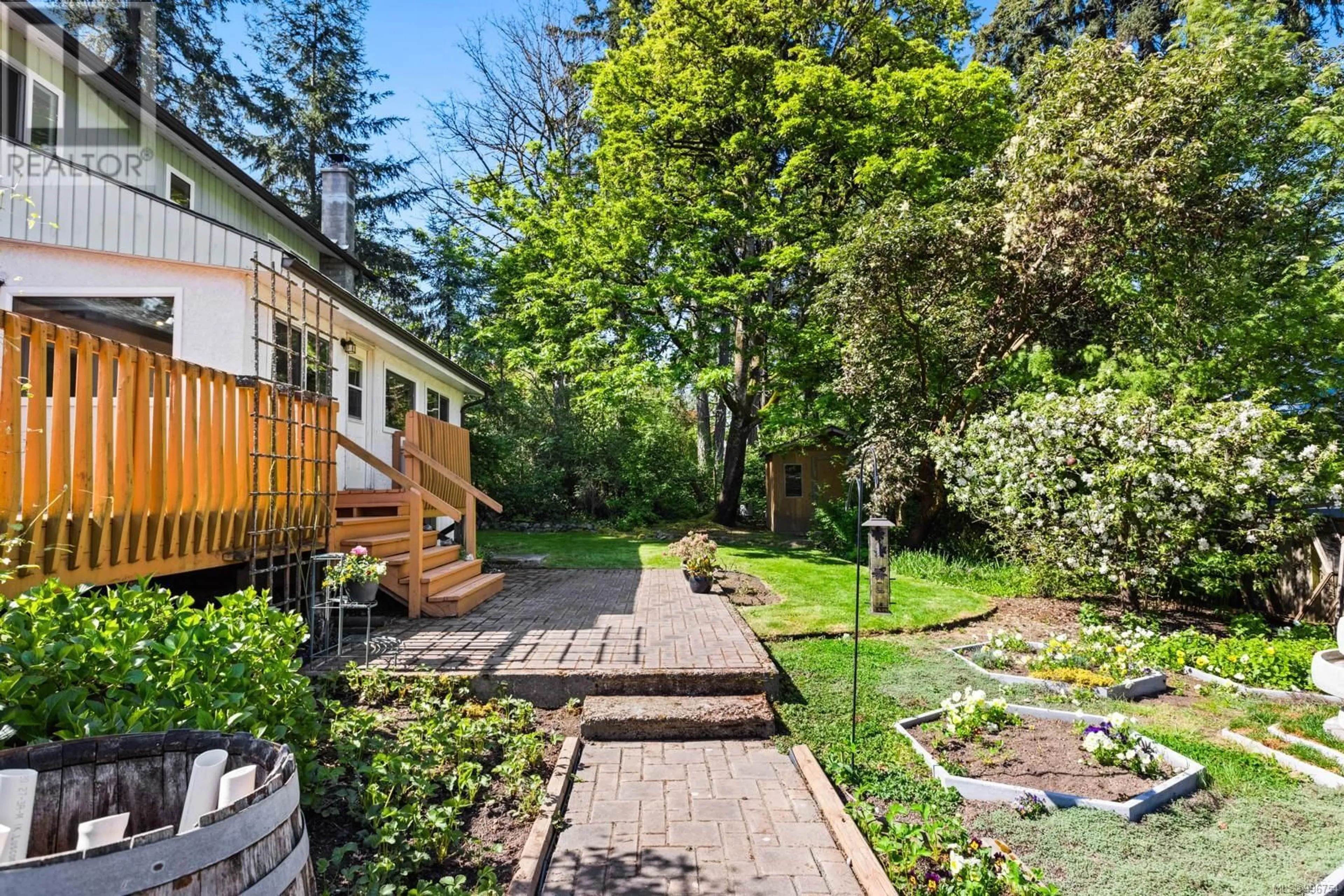 Patio, street for 4632 ALDER GLEN ROAD, Cowichan Bay British Columbia V0R1N1