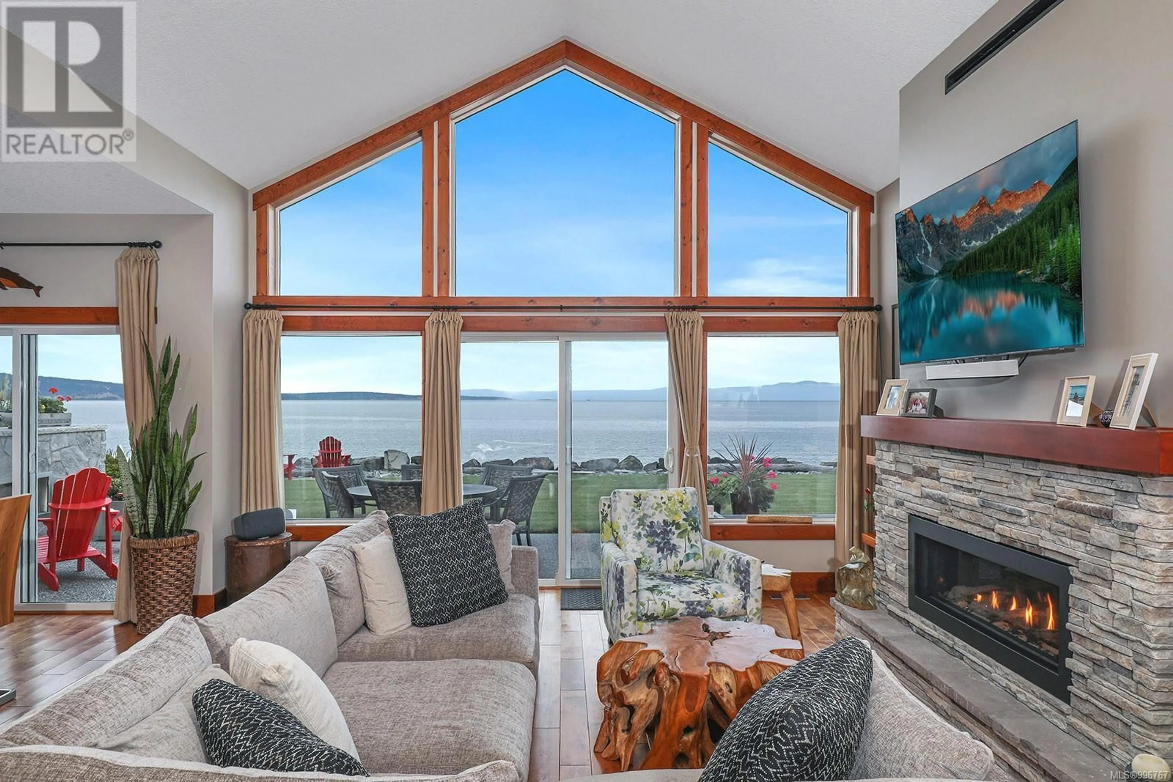 Living room with furniture, unknown for 9 - 4320 GARROD ROAD, Bowser British Columbia V0R1G0