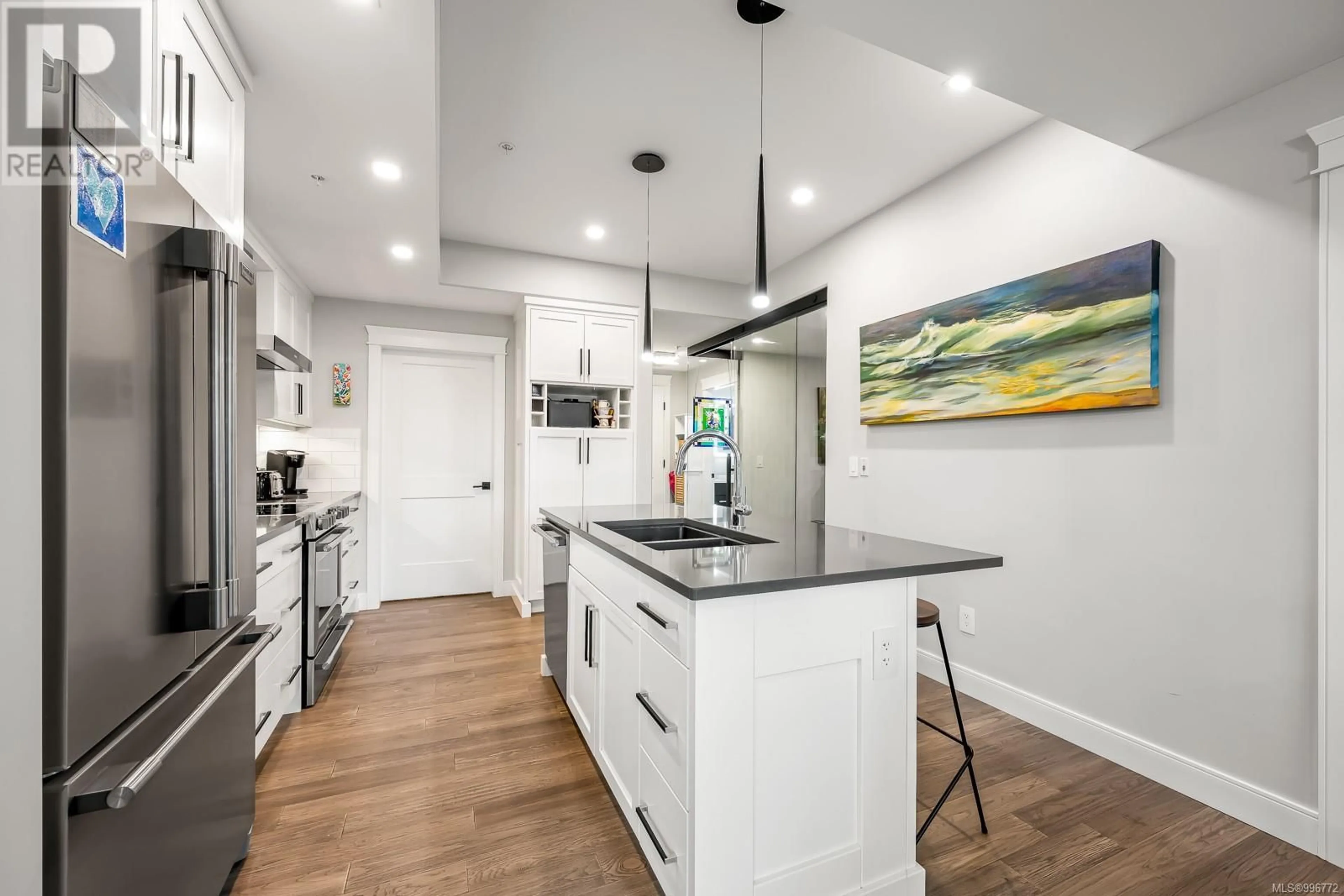 Contemporary kitchen, unknown for 403 - 1700 BALMORAL AVENUE, Comox British Columbia V9M2N1