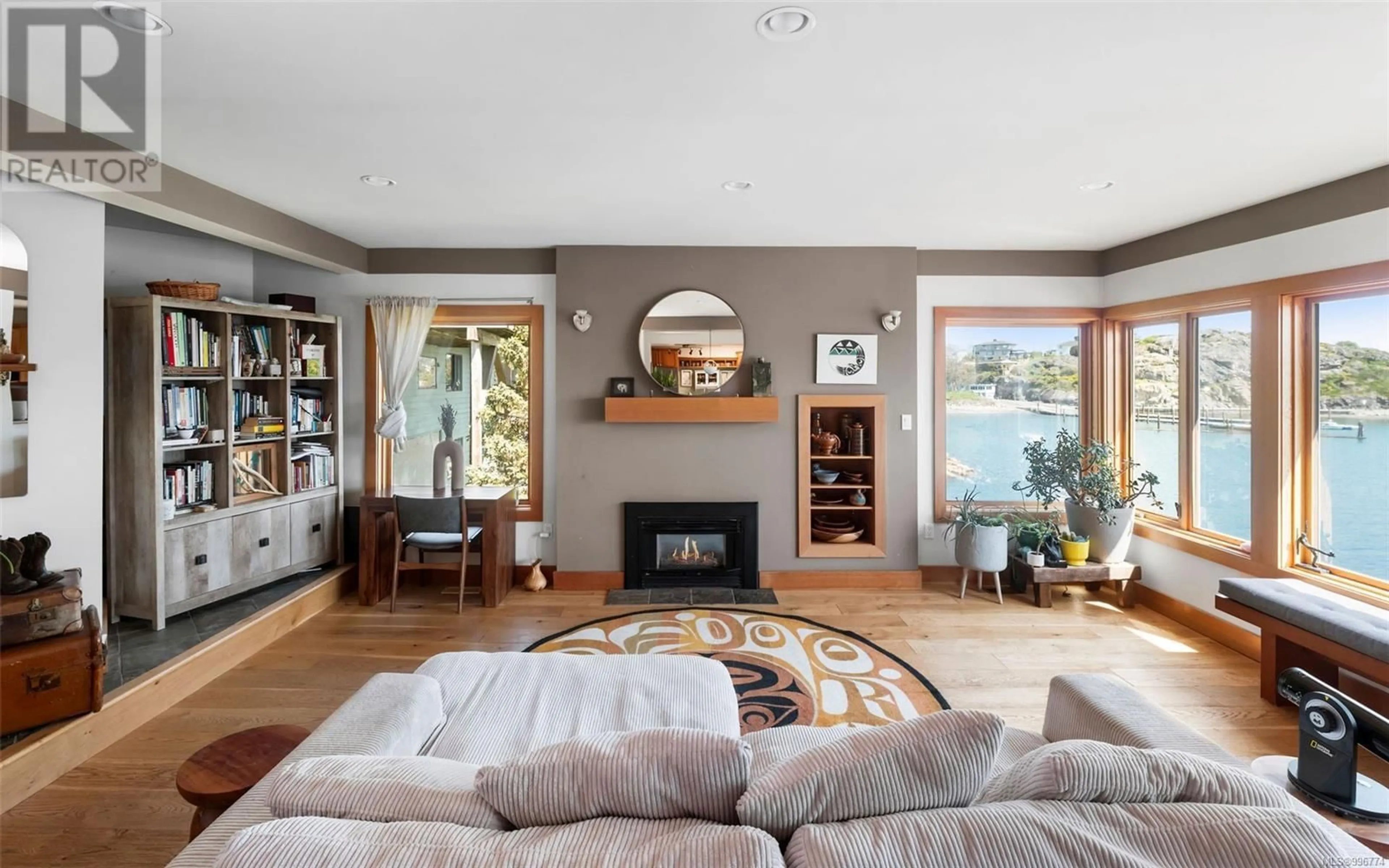 Living room with furniture, unknown for 303 PLASKETT PLACE, Esquimalt British Columbia V9A6G3