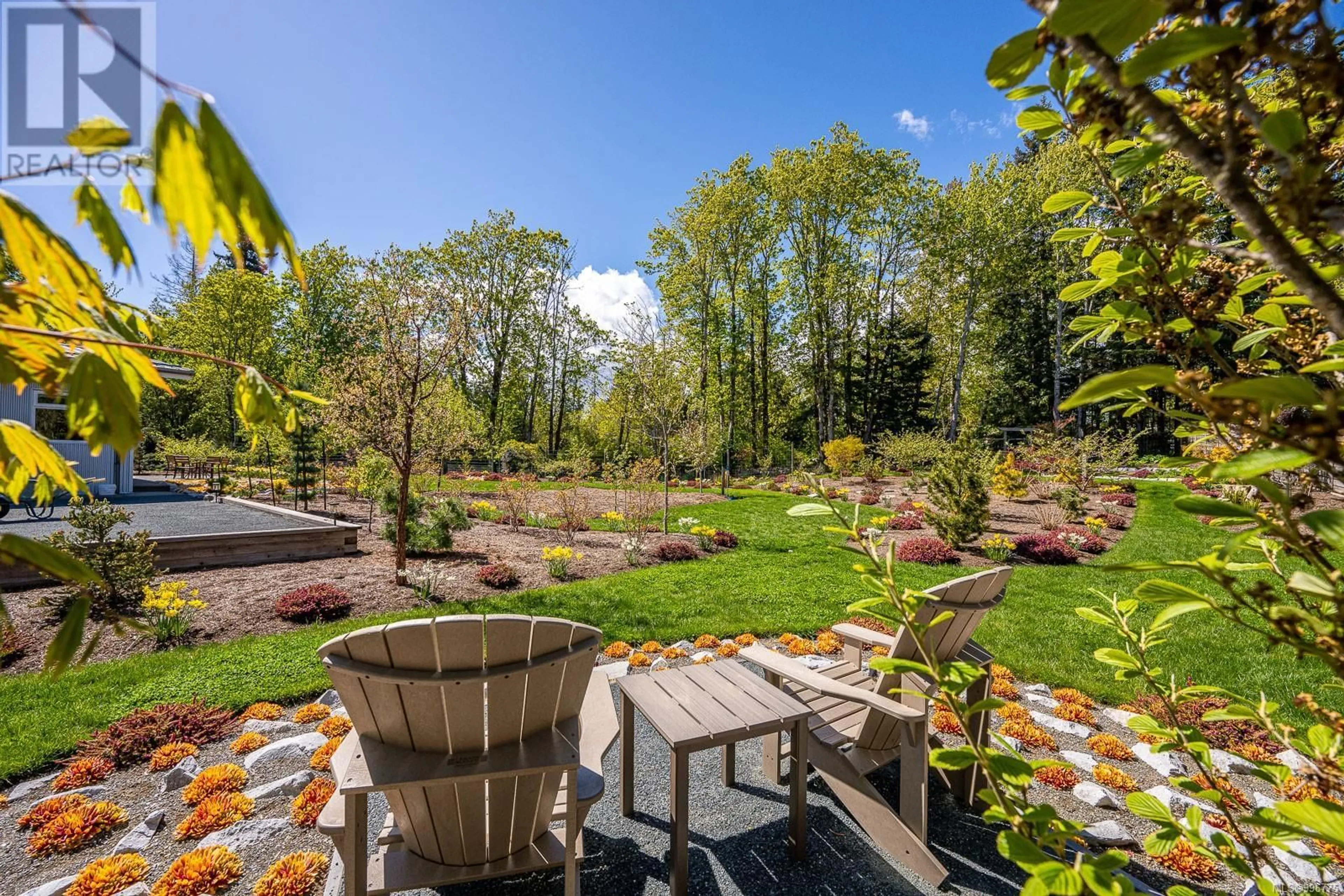 Patio, unknown for 3767 MAPLE LANE, Royston British Columbia V0R2V0