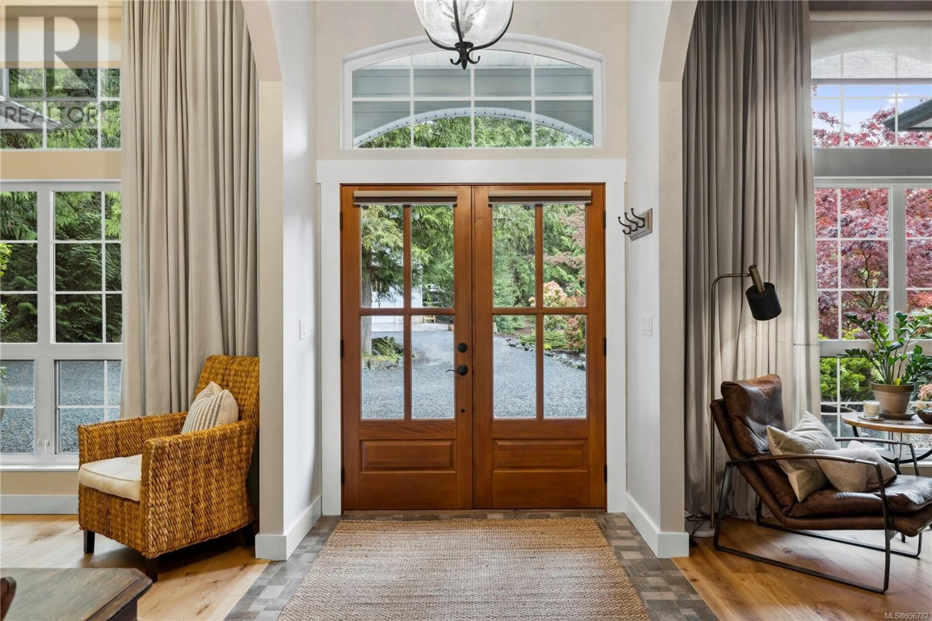 Indoor entryway for 7190 HASE PLACE, Lantzville British Columbia V0R2H0