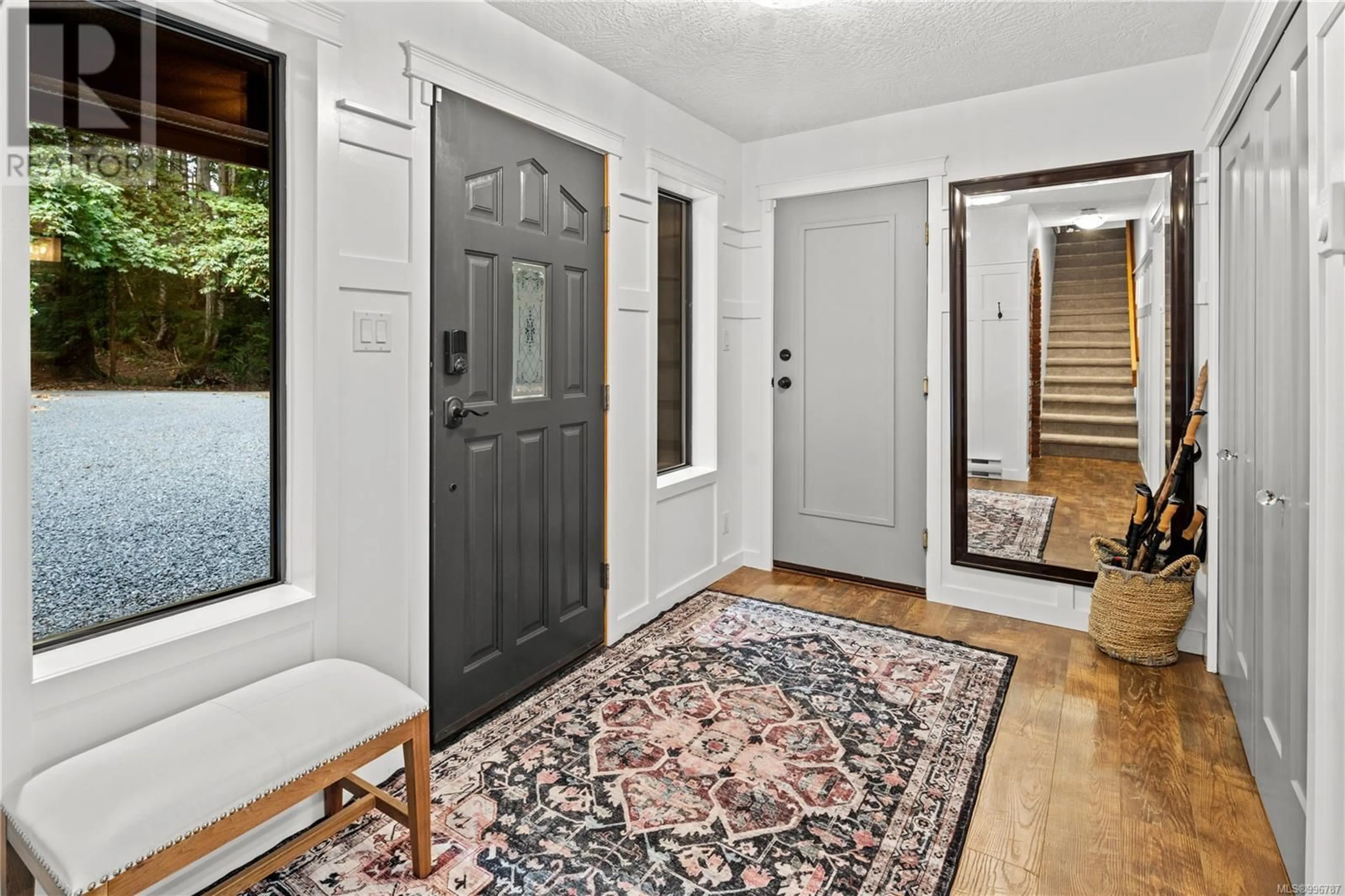 Indoor entryway for 1779 FALCON HEIGHTS ROAD, Langford British Columbia V8X3X2