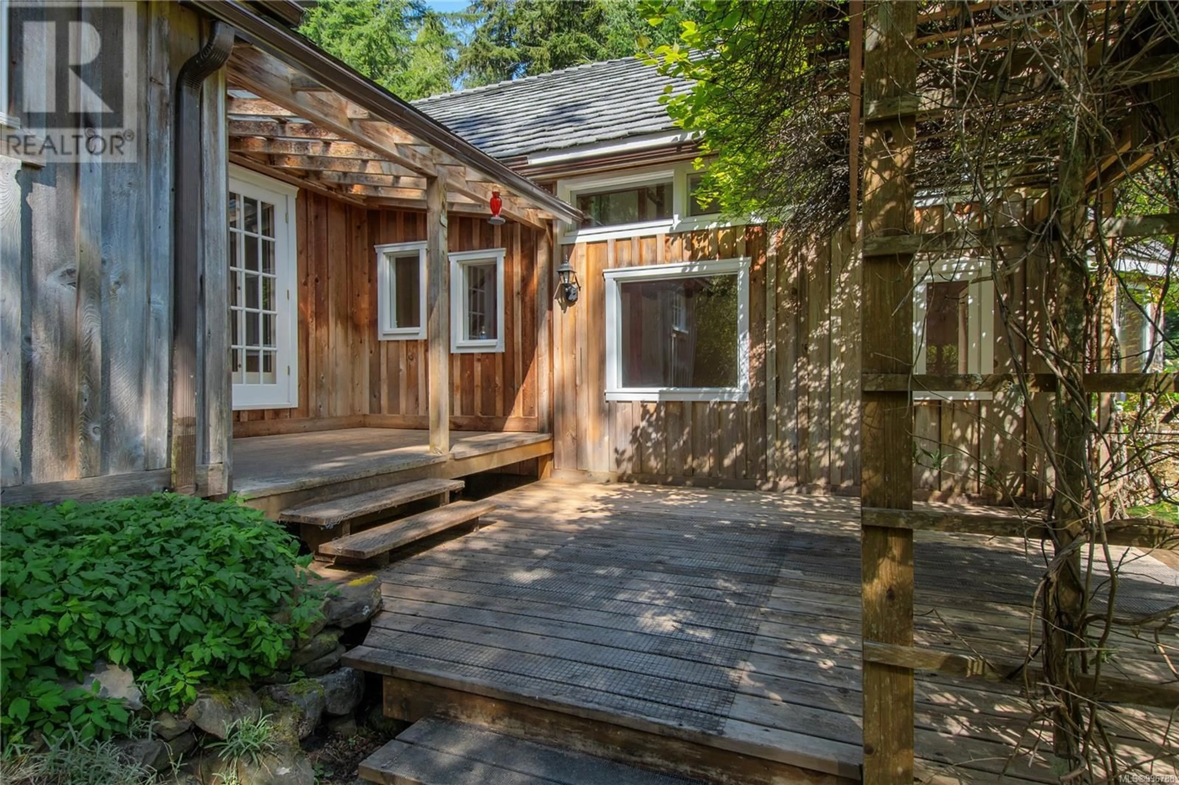 Patio, street for 5240 COUNTRY PLACE ROAD, Denman Island British Columbia V0R1T0