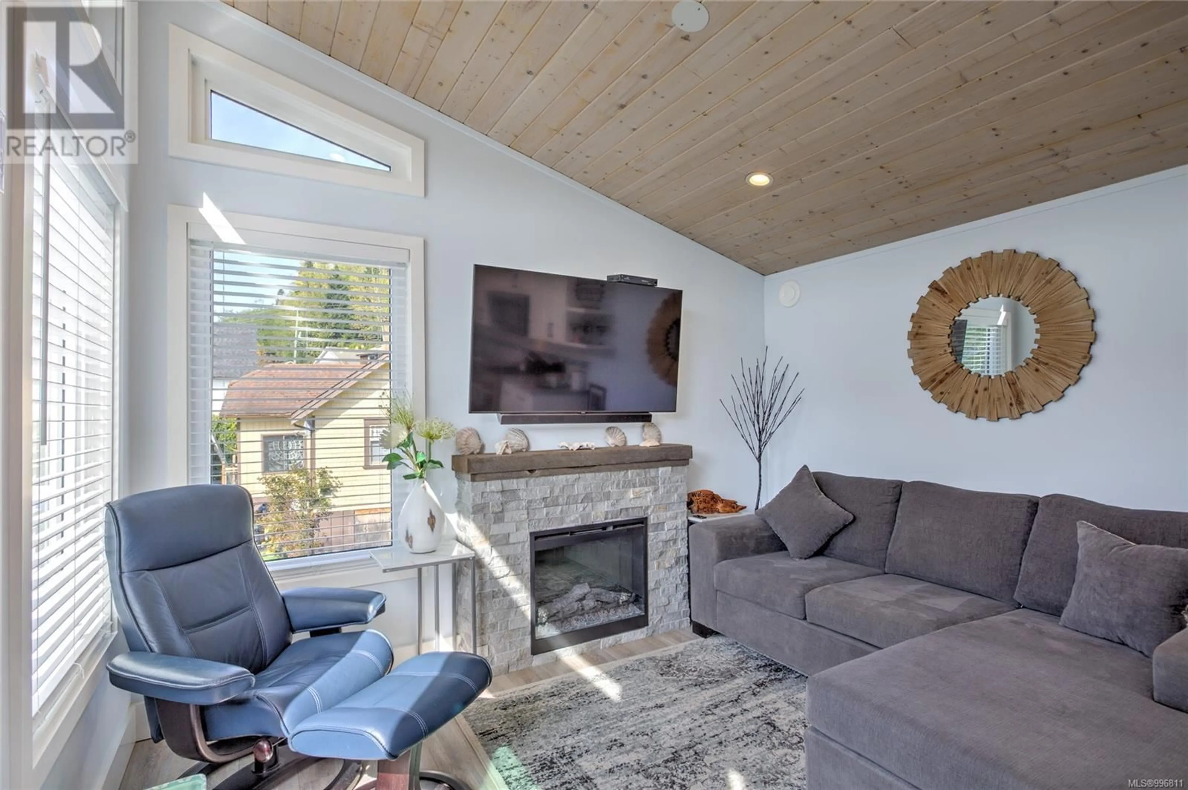 Living room with furniture, unknown for 3 - 232 NORTH SHORE ROAD, Lake Cowichan British Columbia V0R2G0