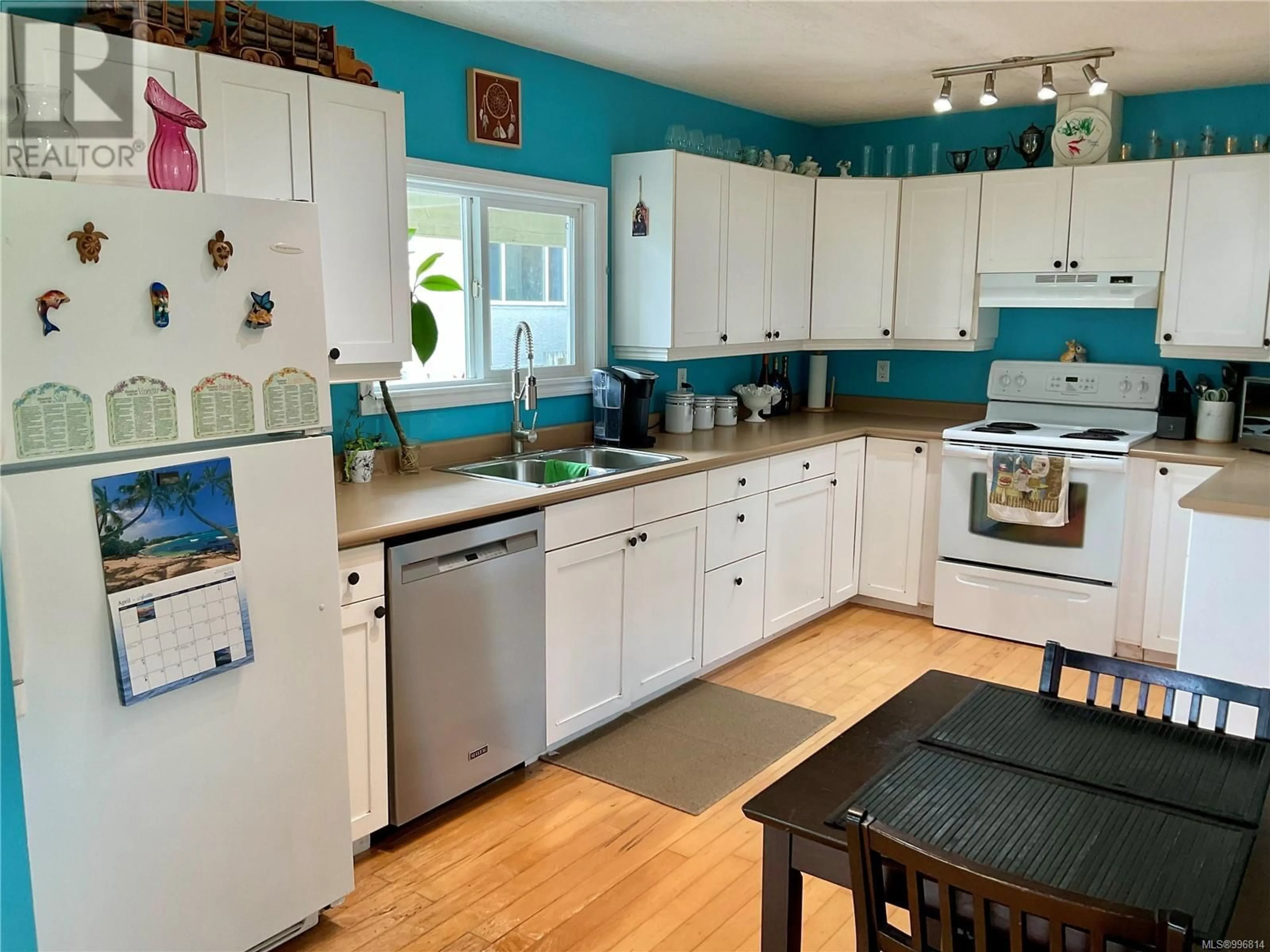 Standard kitchen, unknown for 22 CORONATION STREET, Lake Cowichan British Columbia V0R2G0