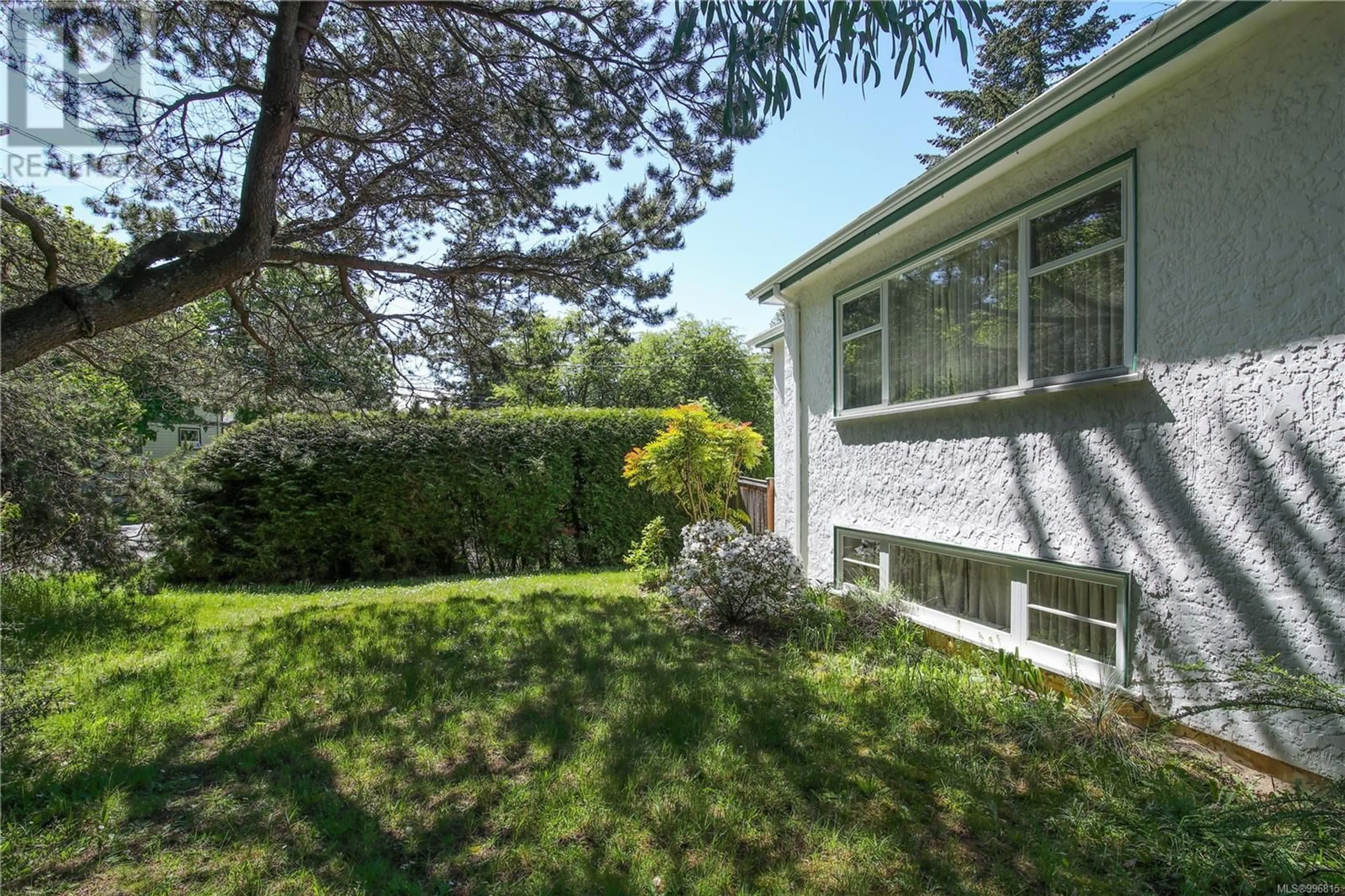 Patio, forest/trees view for 4090 GORDON HEAD ROAD, Saanich British Columbia V8N3Y1