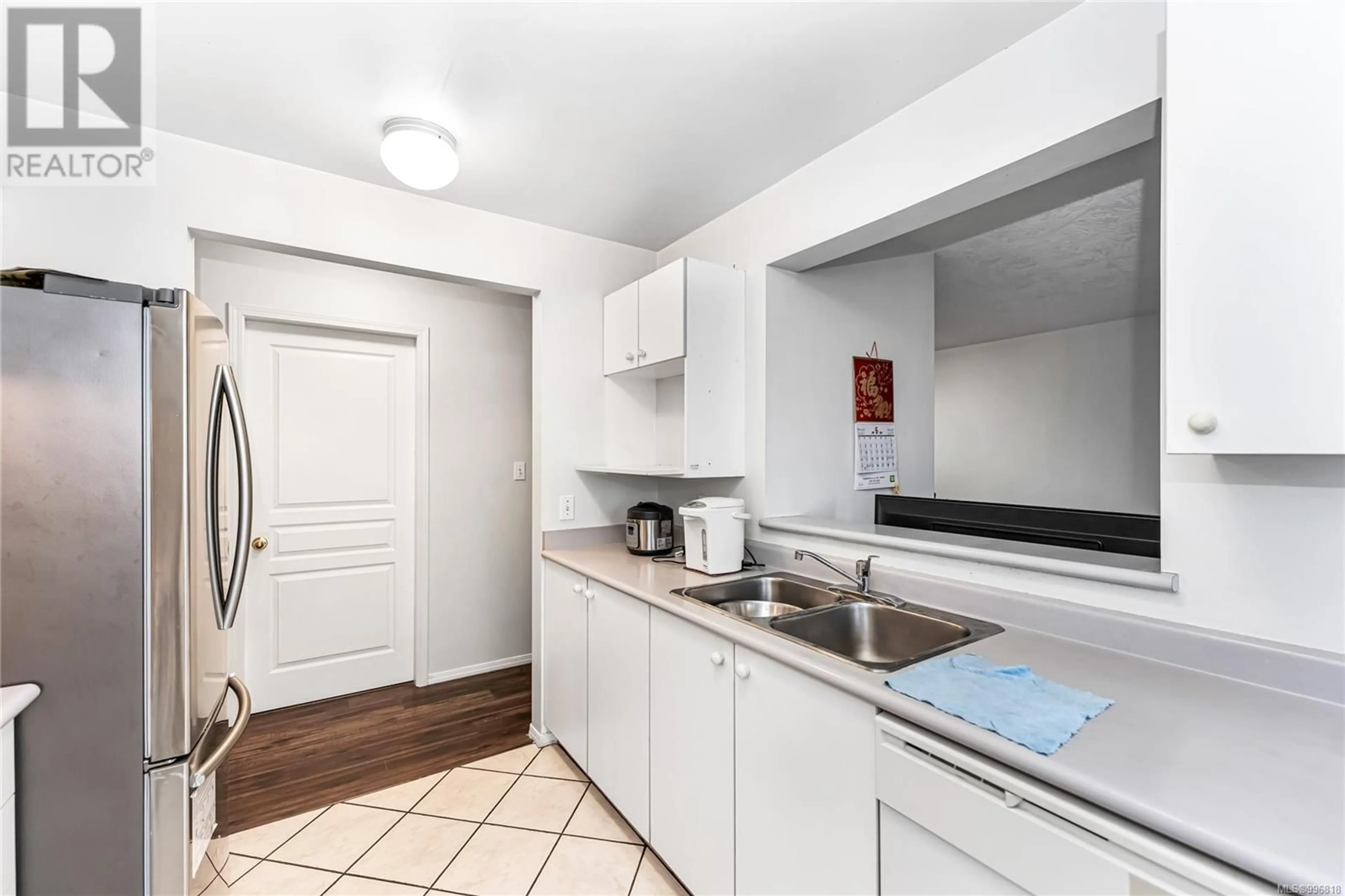 Standard kitchen, unknown for 309 - 898 VERNON AVENUE, Saanich British Columbia V8X2W6