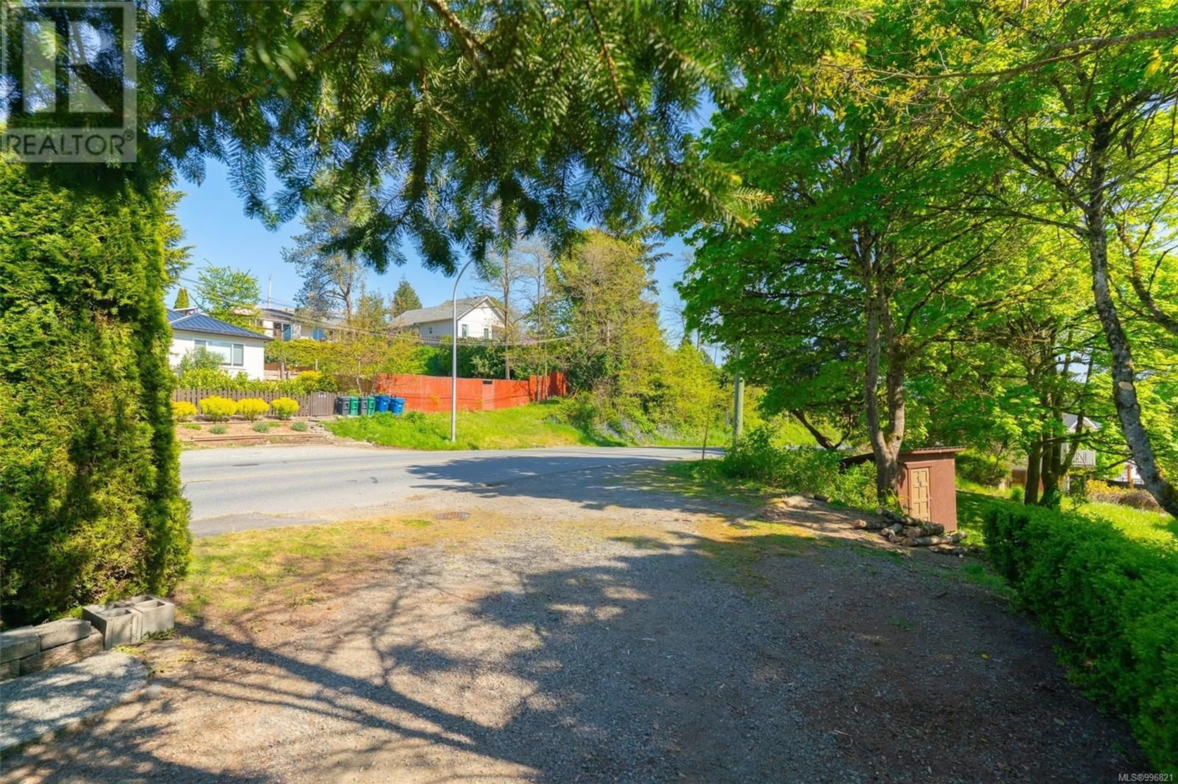 A pic from outside/outdoor area/front of a property/back of a property/a pic from drone, unknown for 309 PINE STREET, Nanaimo British Columbia V9R2B8