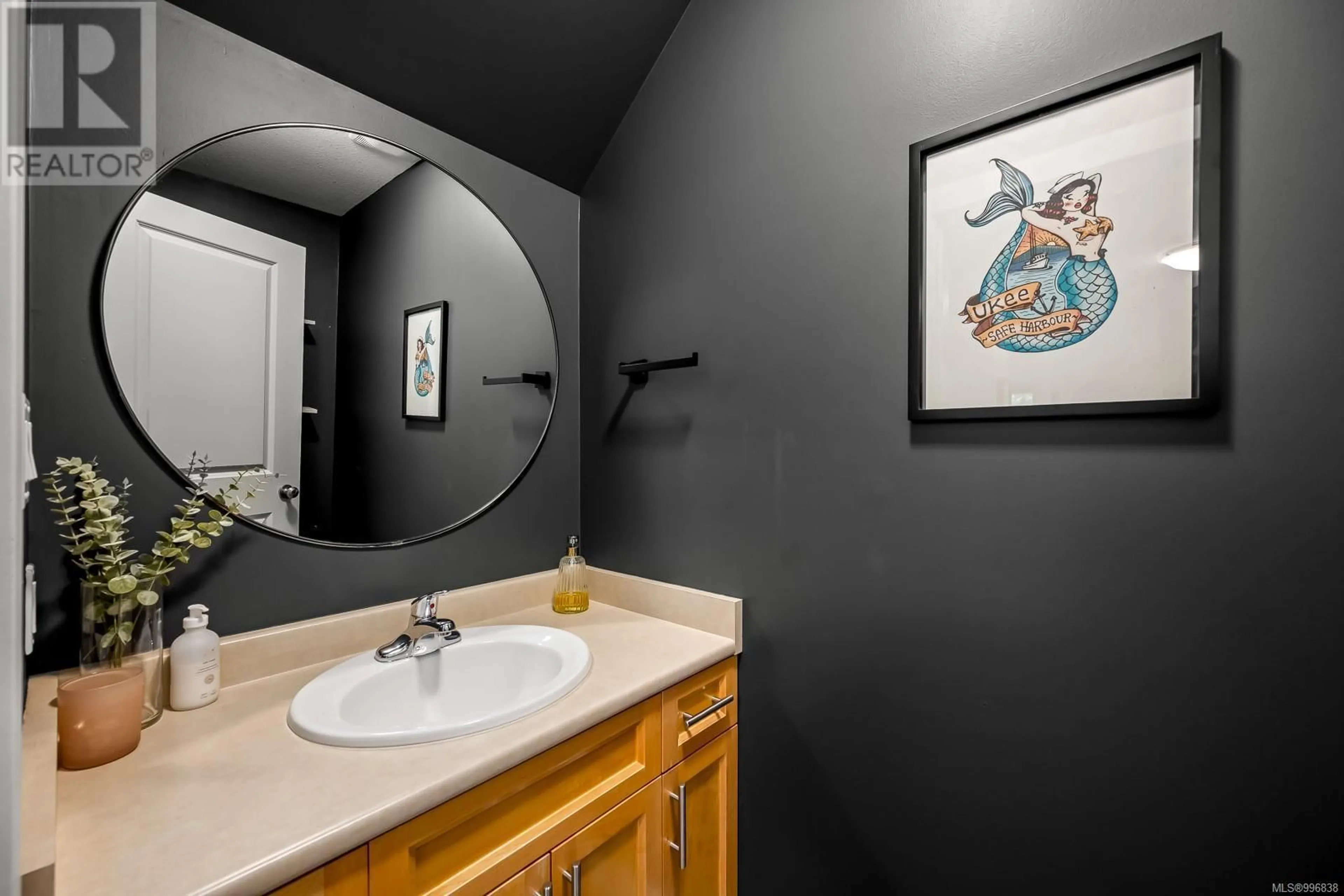 Standard bathroom, ceramic/tile floor for B - 80 CAROLINA DRIVE, Campbell River British Columbia V9H1W4