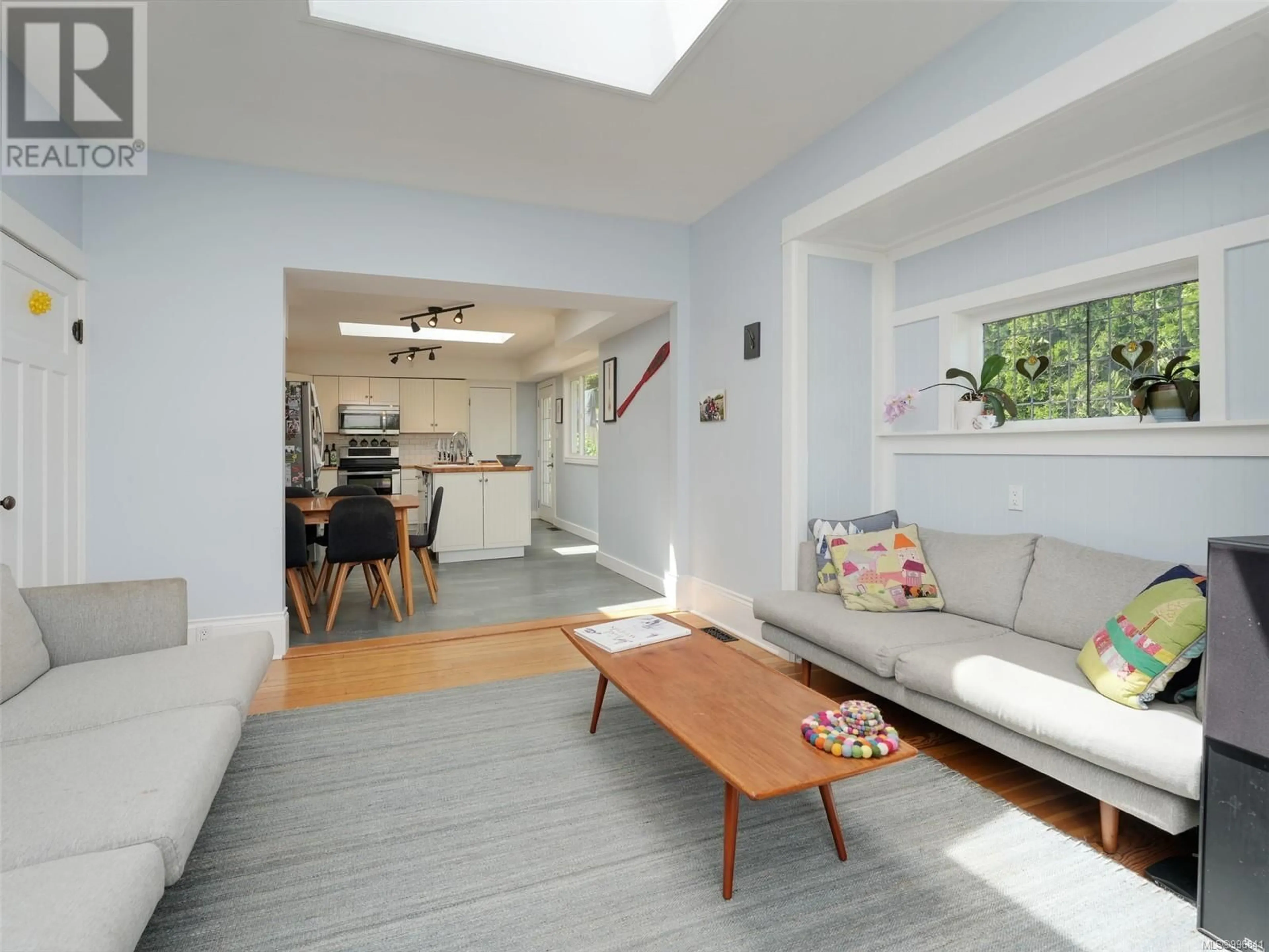 Living room with furniture, unknown for 487 KER AVENUE, Saanich British Columbia V9A2B8
