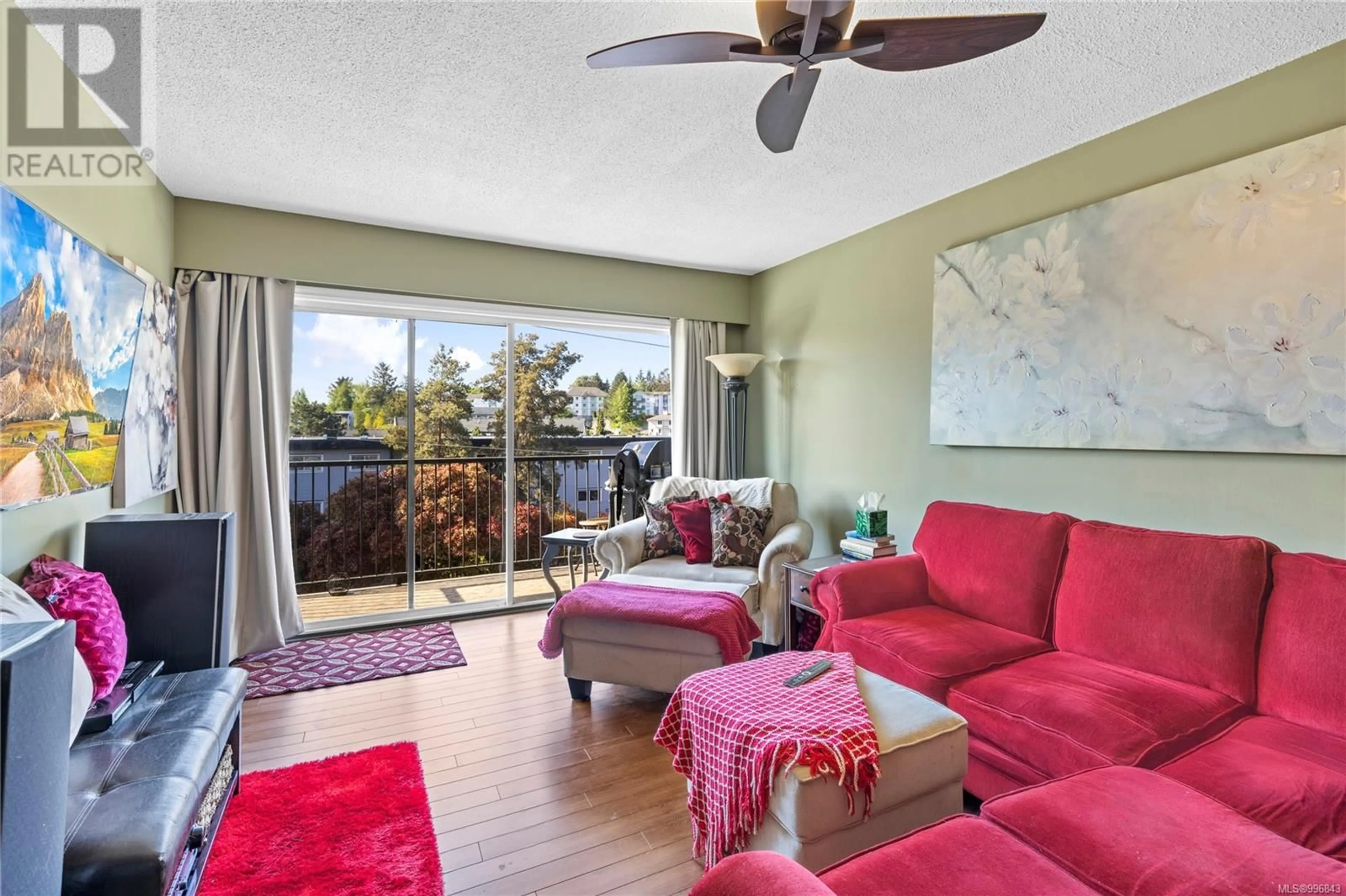 Living room with furniture, unknown for 15 - 1630 CRESCENT VIEW DRIVE, Nanaimo British Columbia V9S2N5
