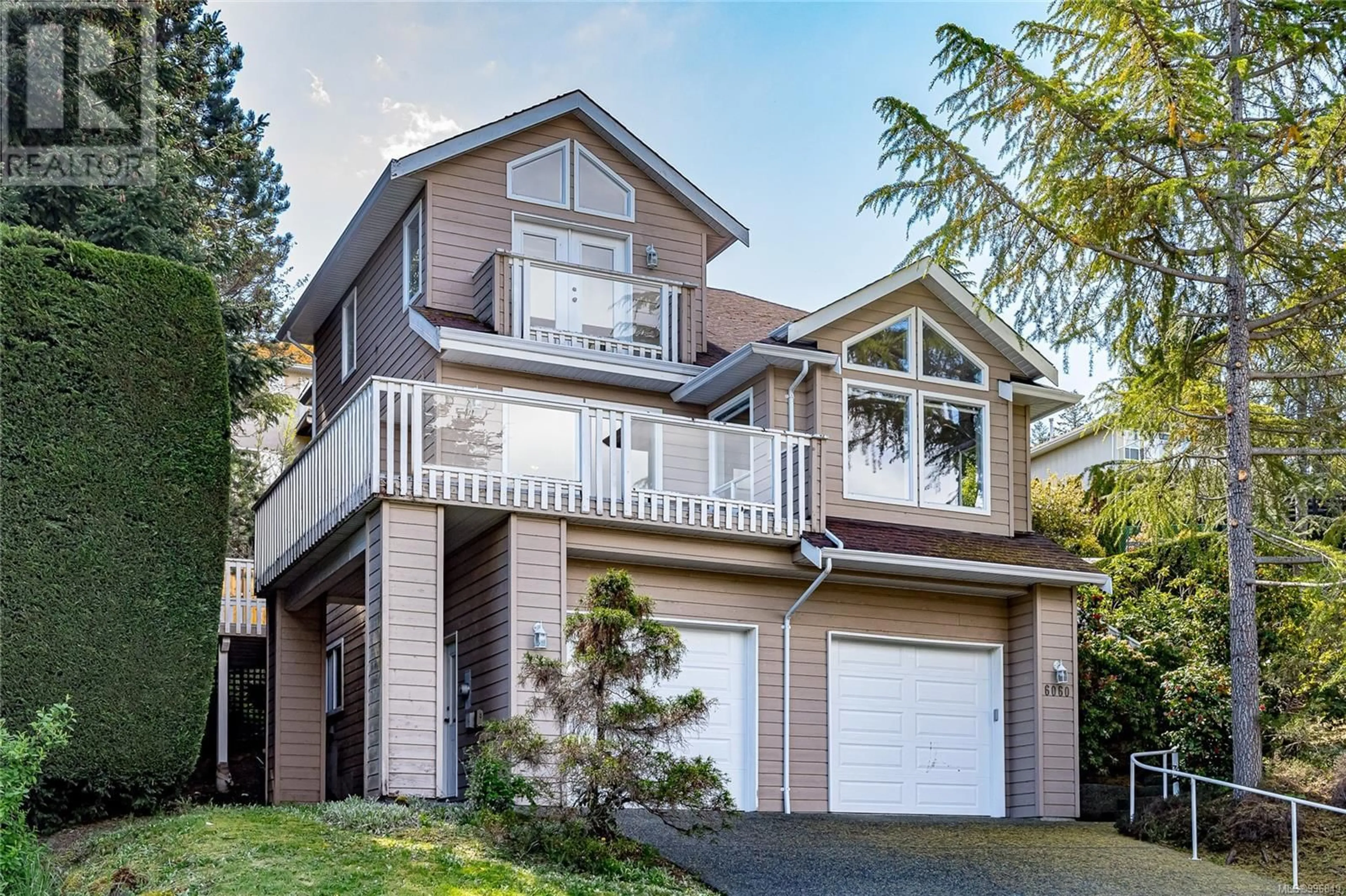 Home with vinyl exterior material, street for 6060 CHIPPEWA ROAD, Duncan British Columbia V9L5P5