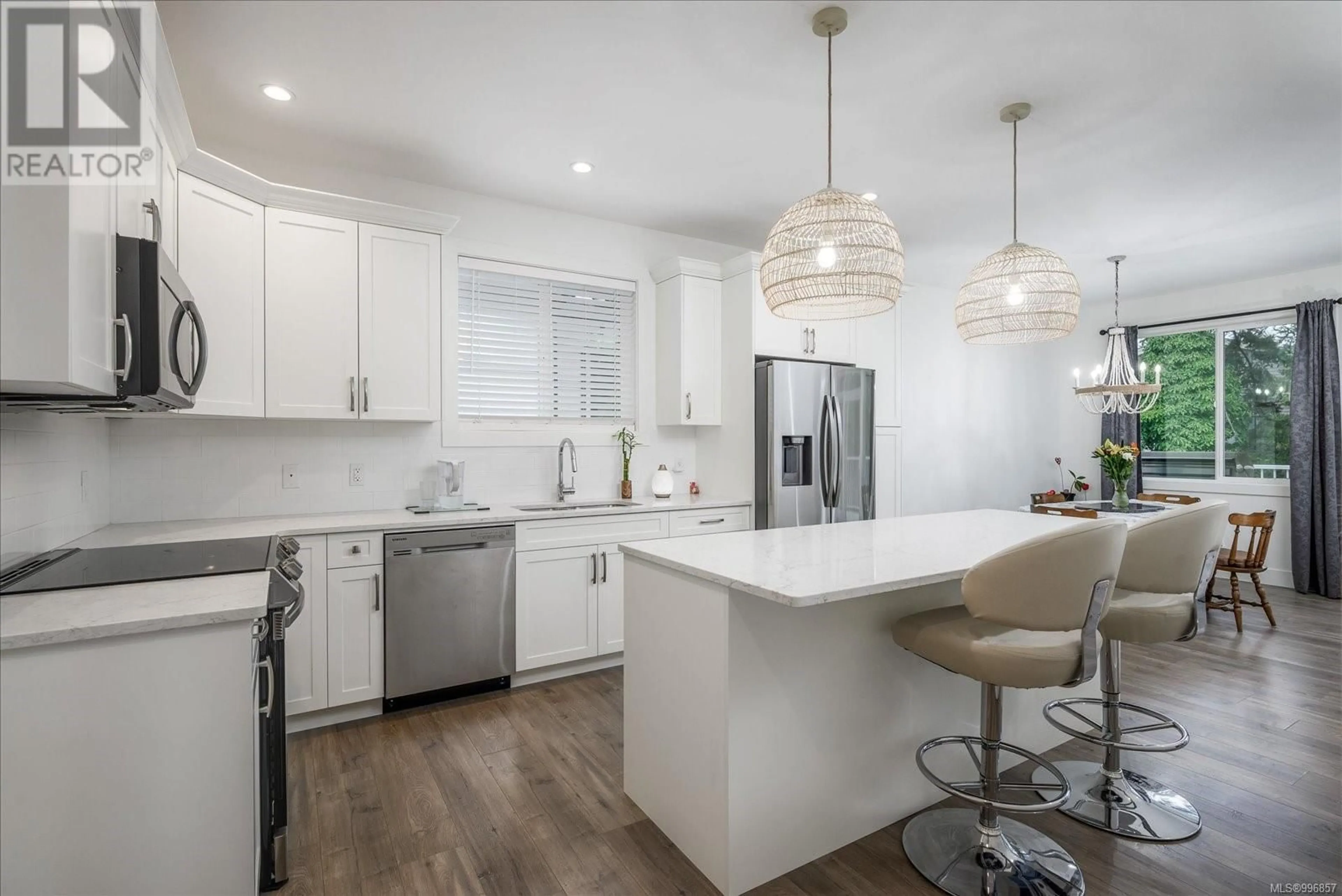 Open concept kitchen, unknown for 2339 YORK CRESCENT, Nanaimo British Columbia V9T4N6
