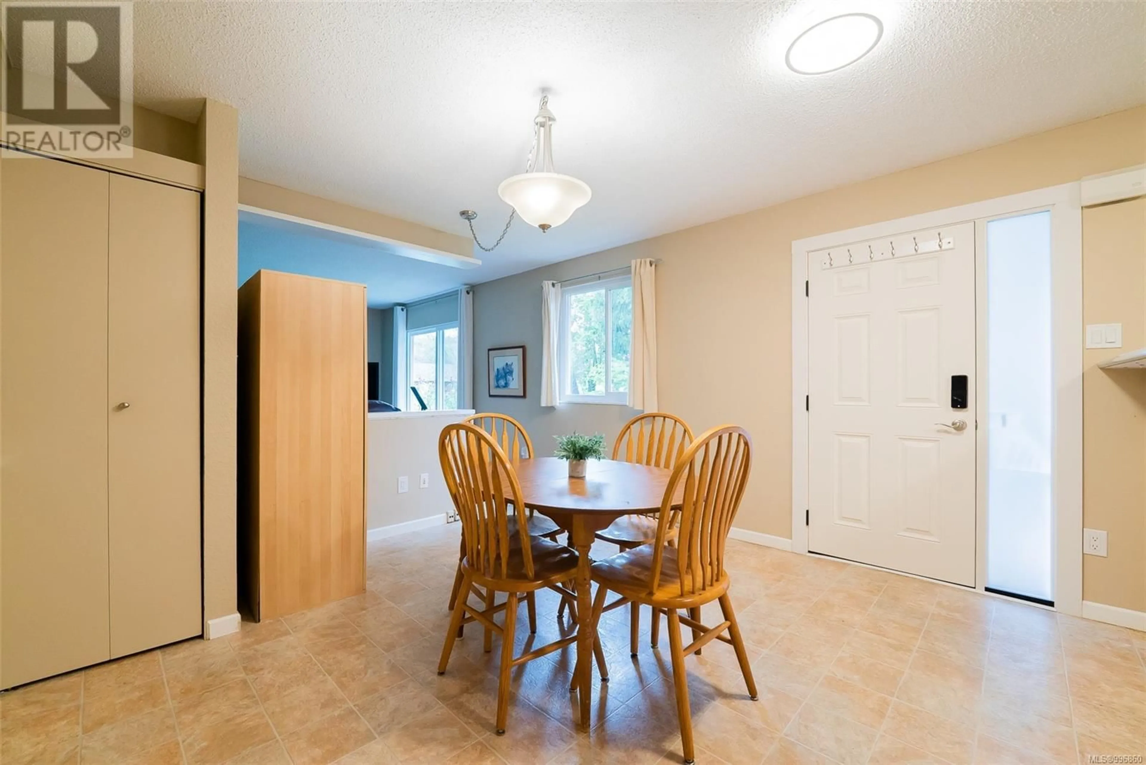 Dining room, ceramic/tile floor for 18 - 9 BUTTERTUBS DRIVE, Nanaimo British Columbia V9R3X8