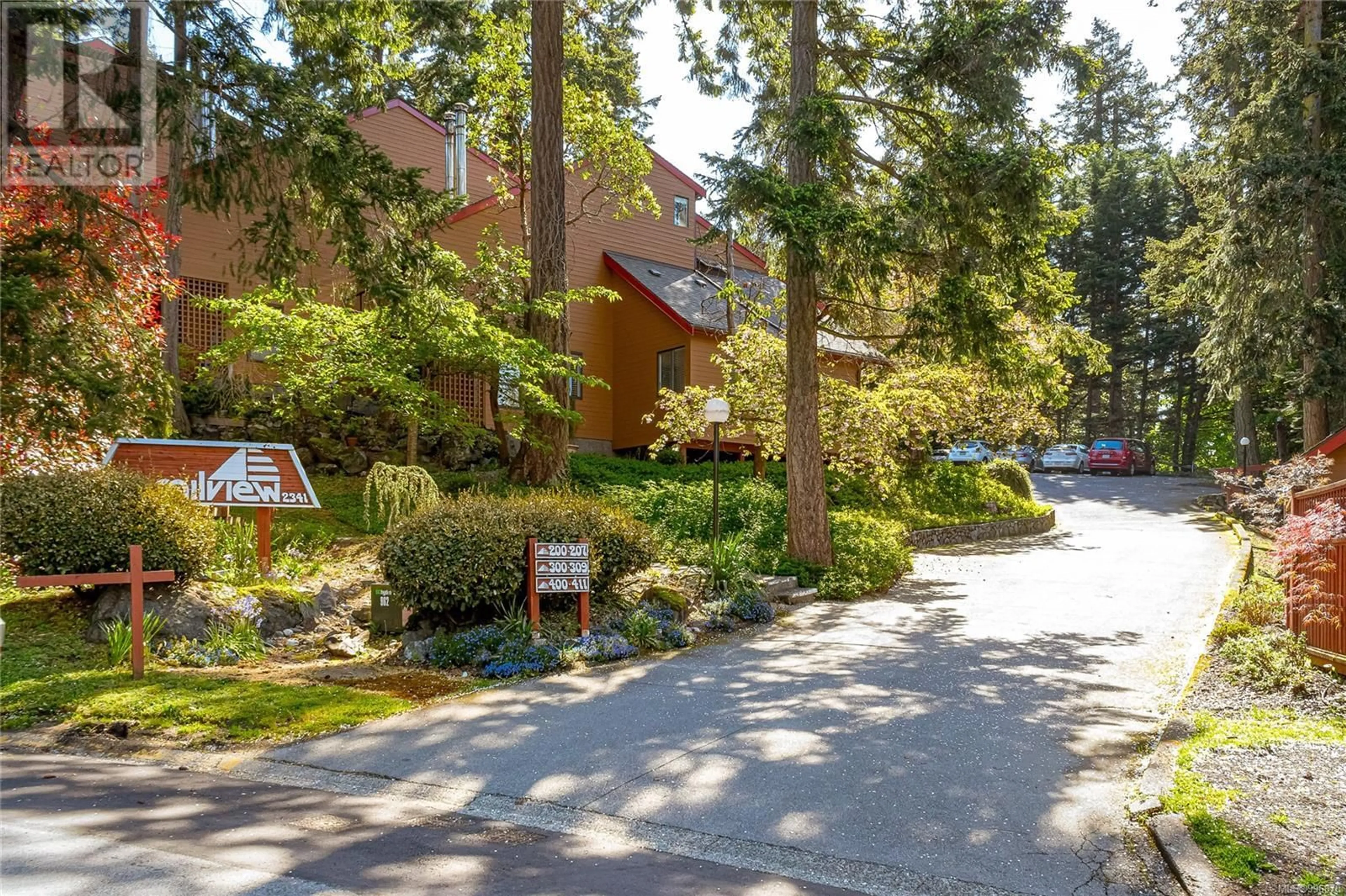 Patio, street for 201 - 2341 HARBOUR ROAD, Sidney British Columbia V8L3X8