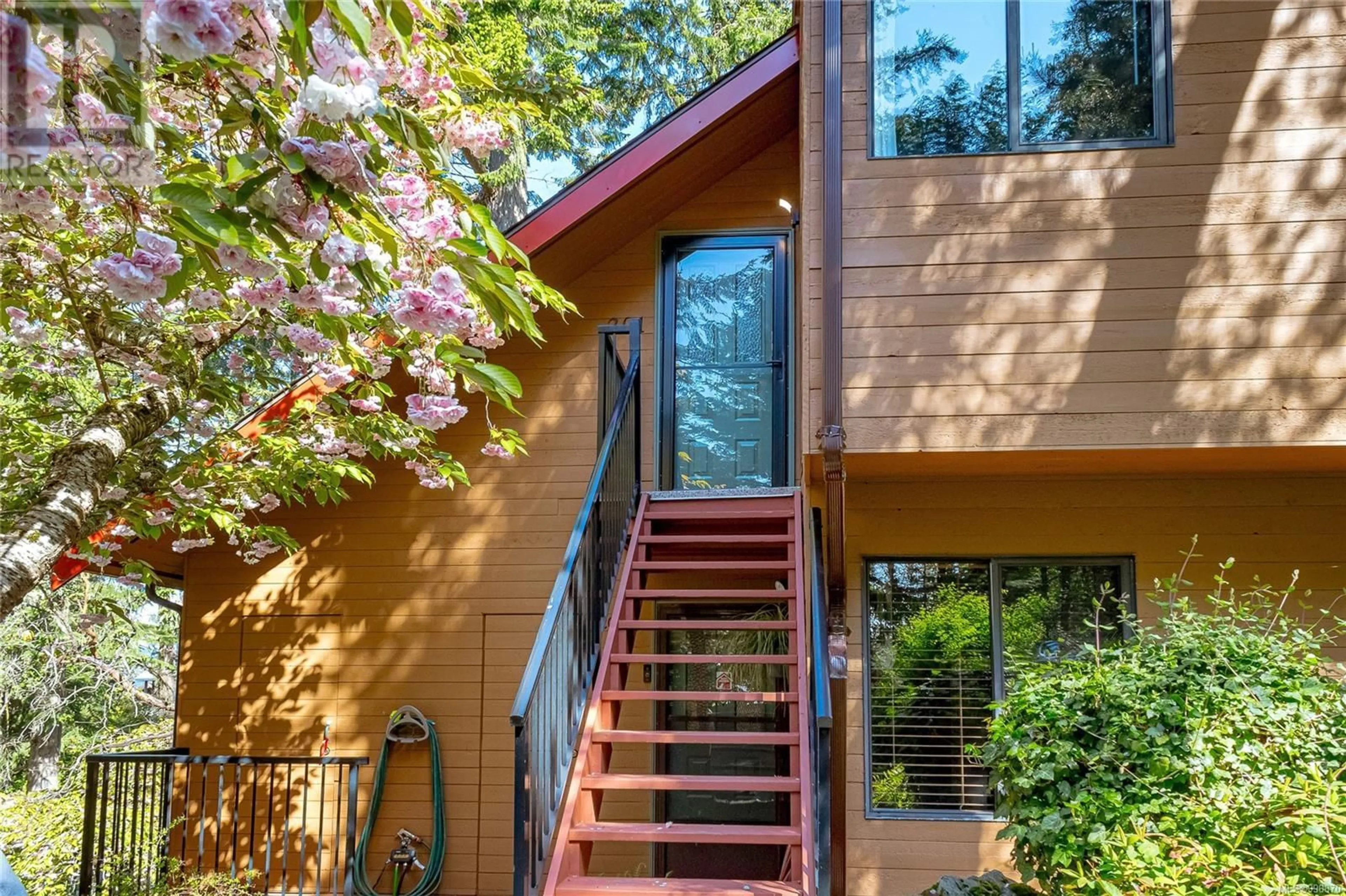 Unknown for 201 - 2341 HARBOUR ROAD, Sidney British Columbia V8L3X8