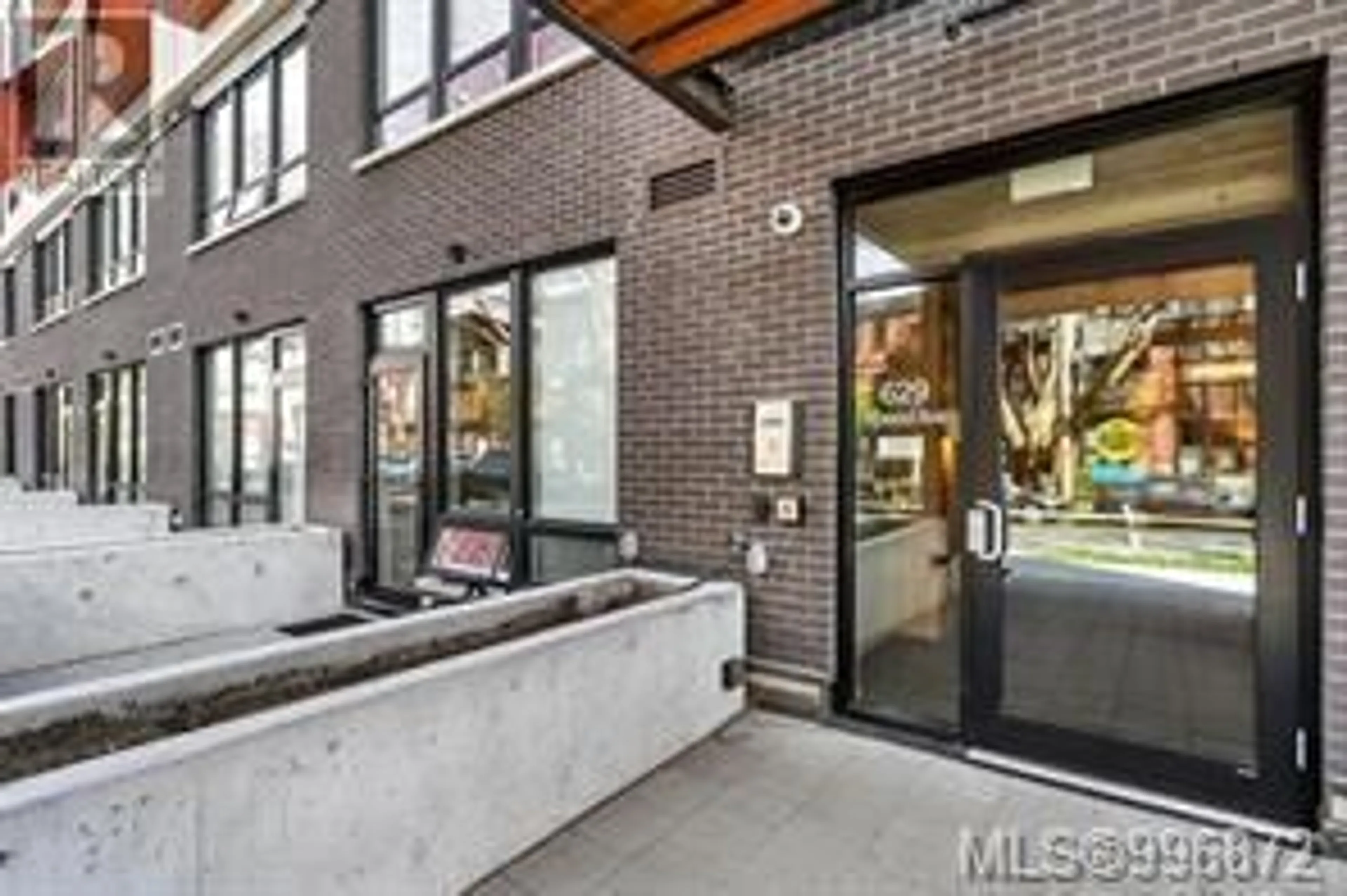 Indoor foyer for 505 - 629 SPEED AVENUE, Victoria British Columbia V8Z1A5