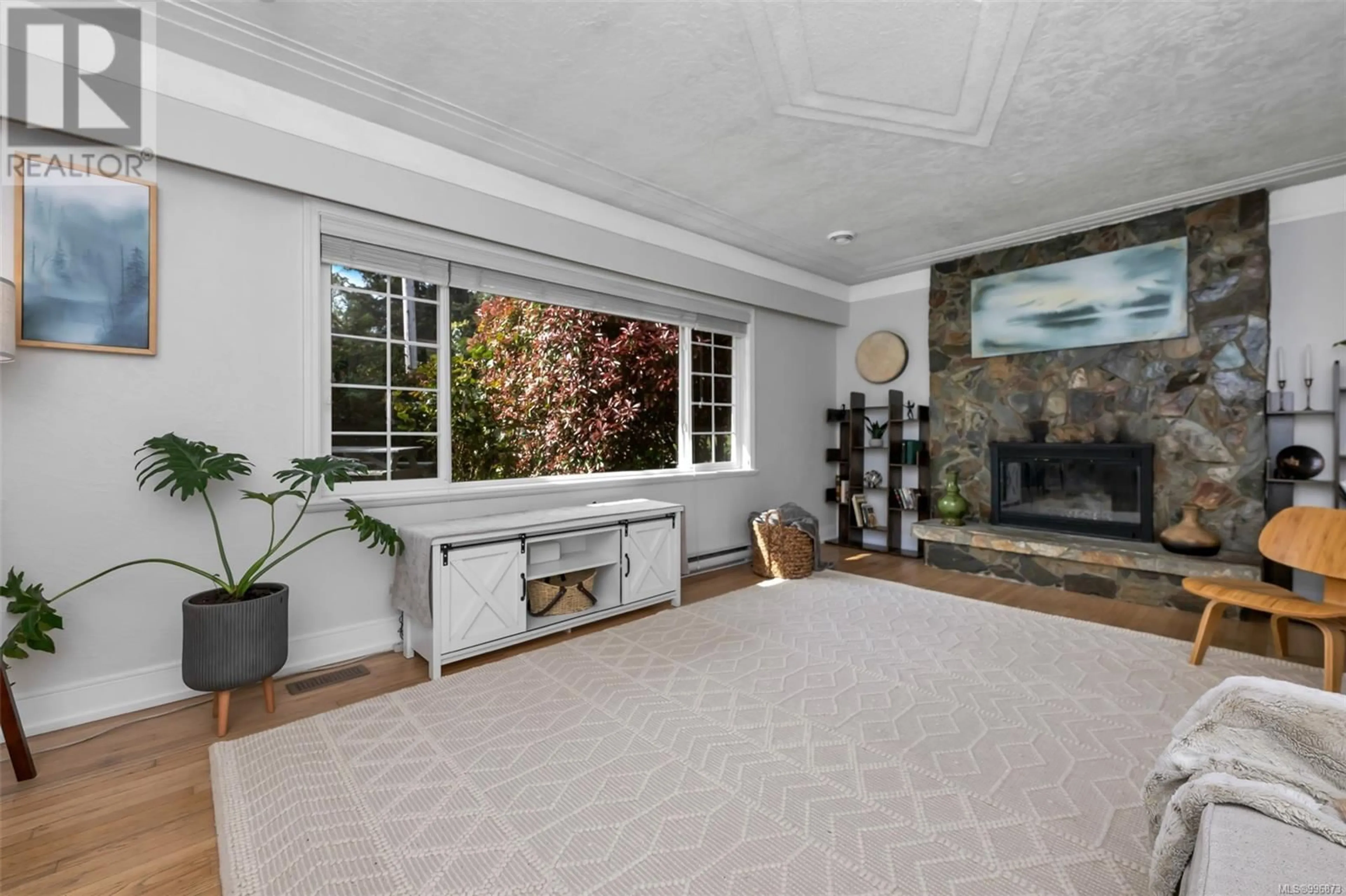 Unknown for 1006 KAREN CRESCENT, Saanich British Columbia V8X3C9