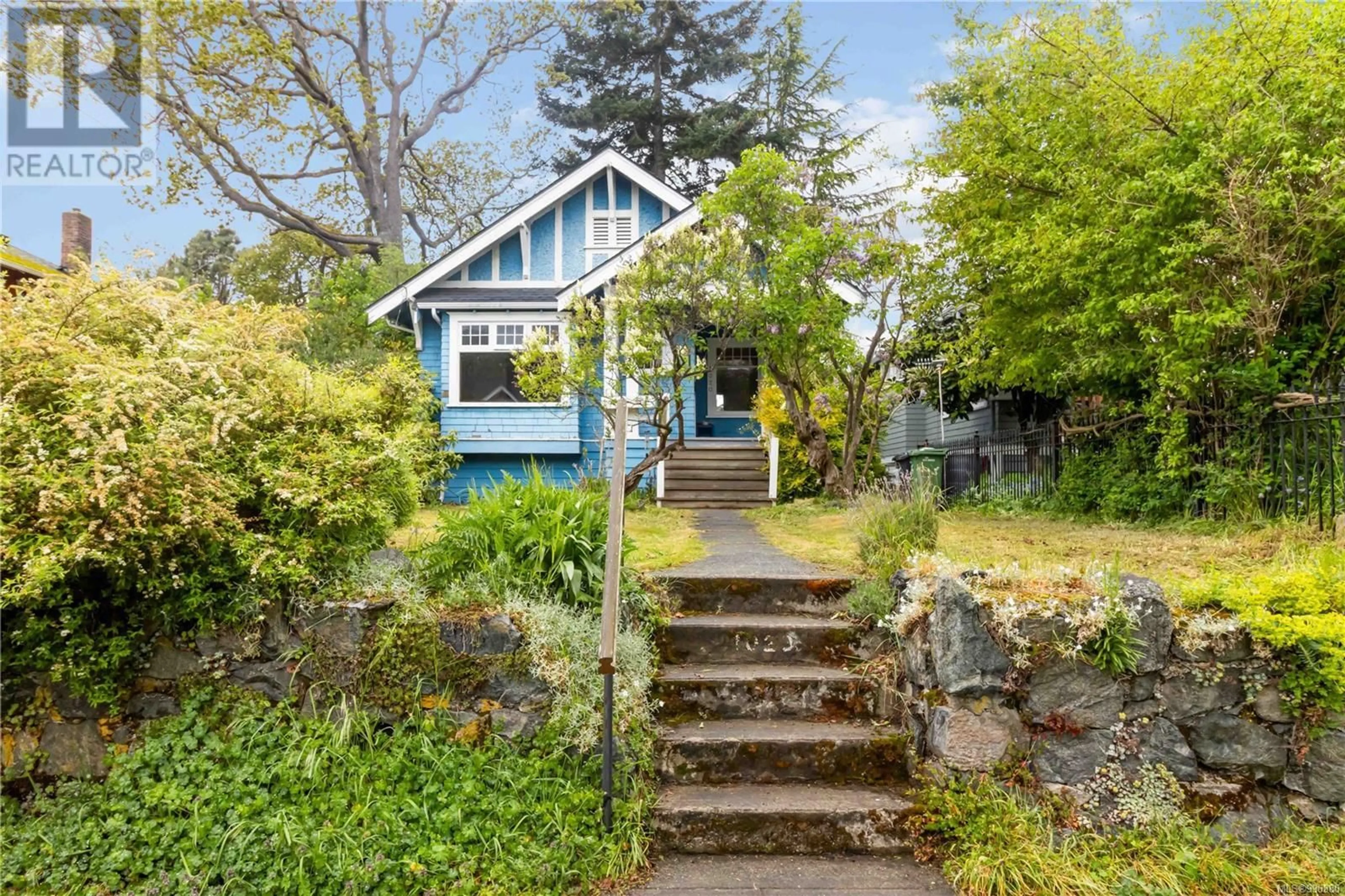 Unknown for 1020 CHAMBERLAIN STREET, Victoria British Columbia V8S4B9