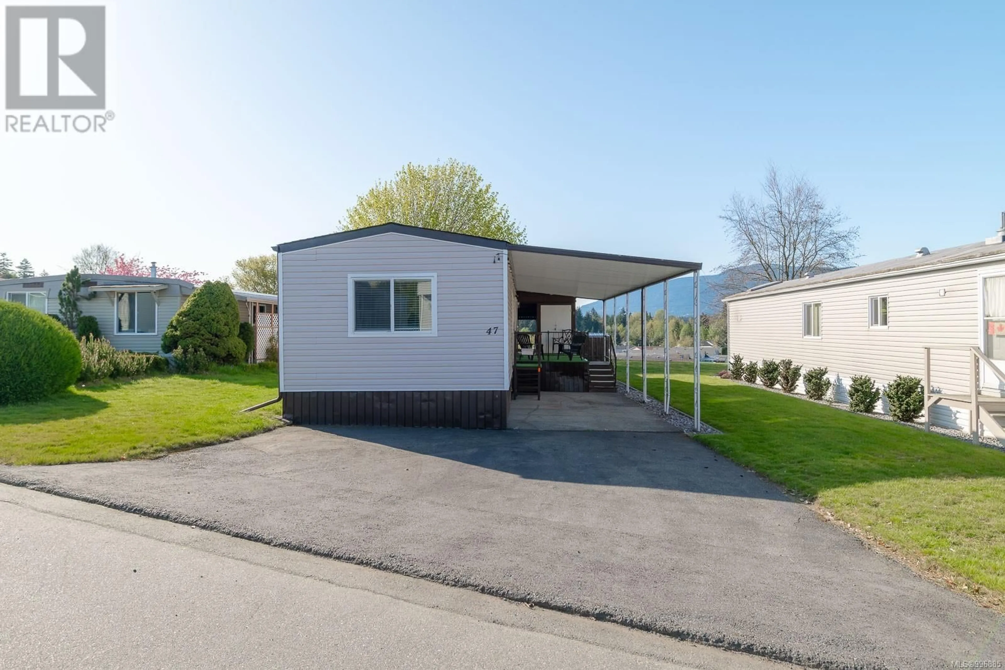 Home with vinyl exterior material, street for 47 - 6245 METRAL DRIVE, Nanaimo British Columbia V9T6P8
