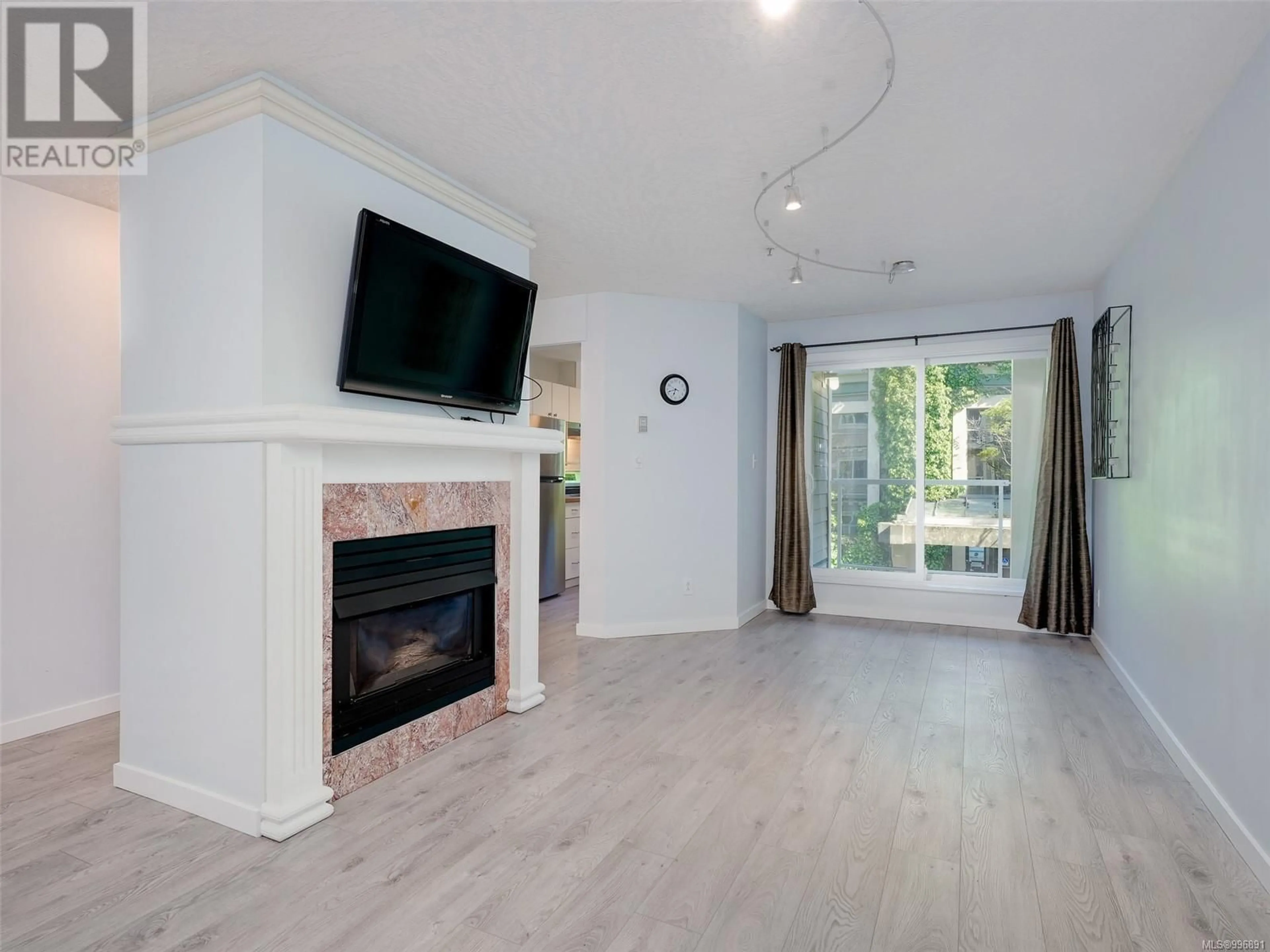 Unknown for 304 - 649 BAY STREET, Victoria British Columbia V8T5H8