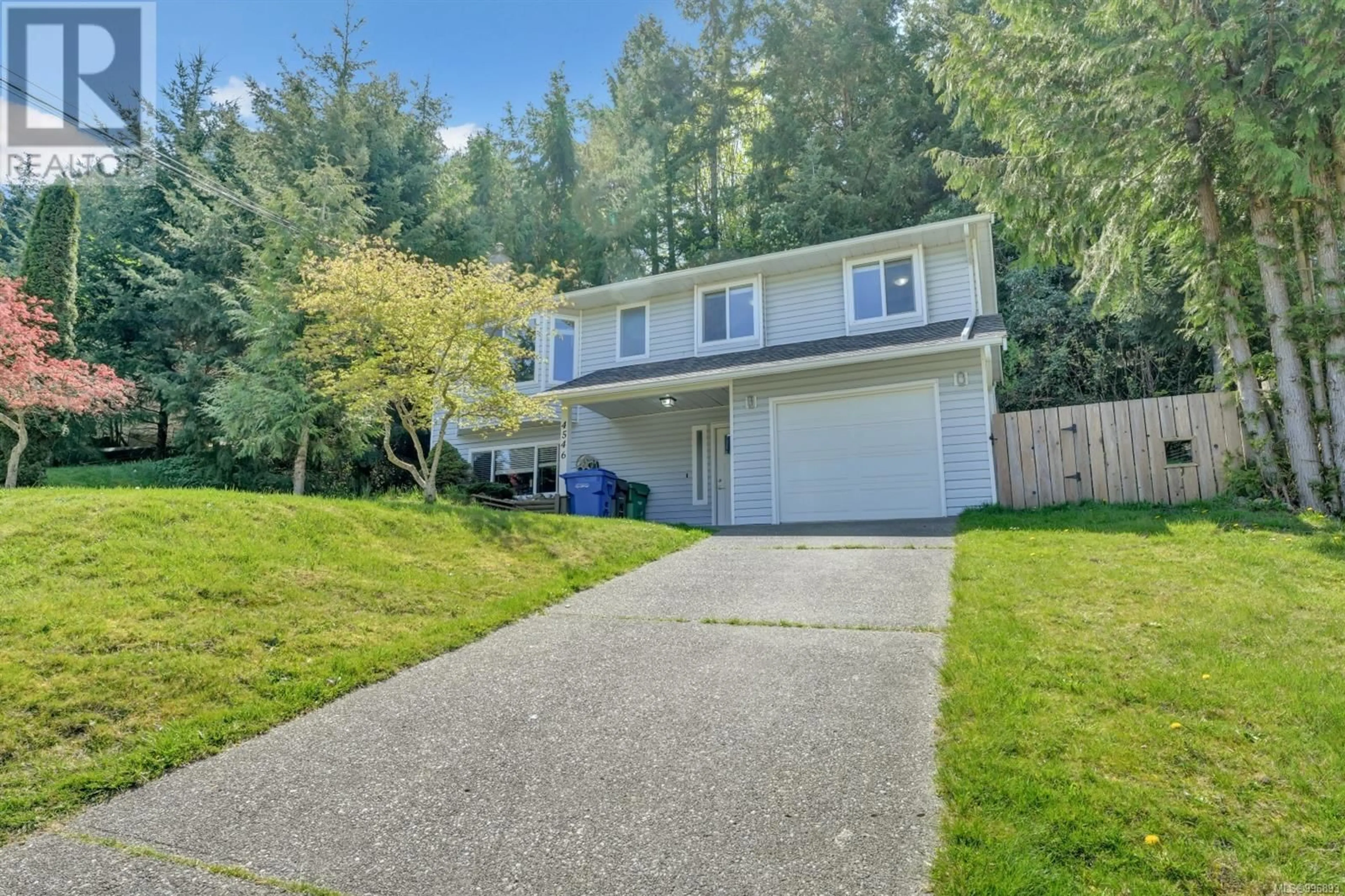 Home with vinyl exterior material, street for 4546 WOODWINDS CRESCENT, Nanaimo British Columbia V9T5K2
