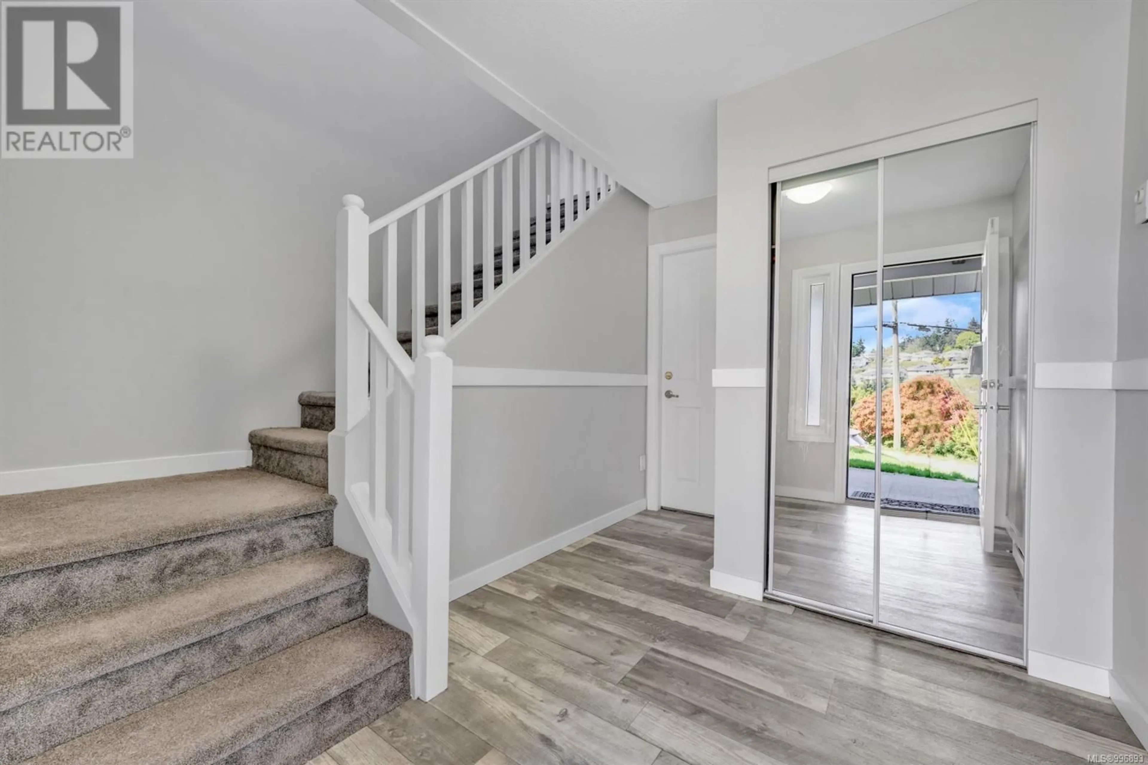 Indoor entryway for 4546 WOODWINDS CRESCENT, Nanaimo British Columbia V9T5K2
