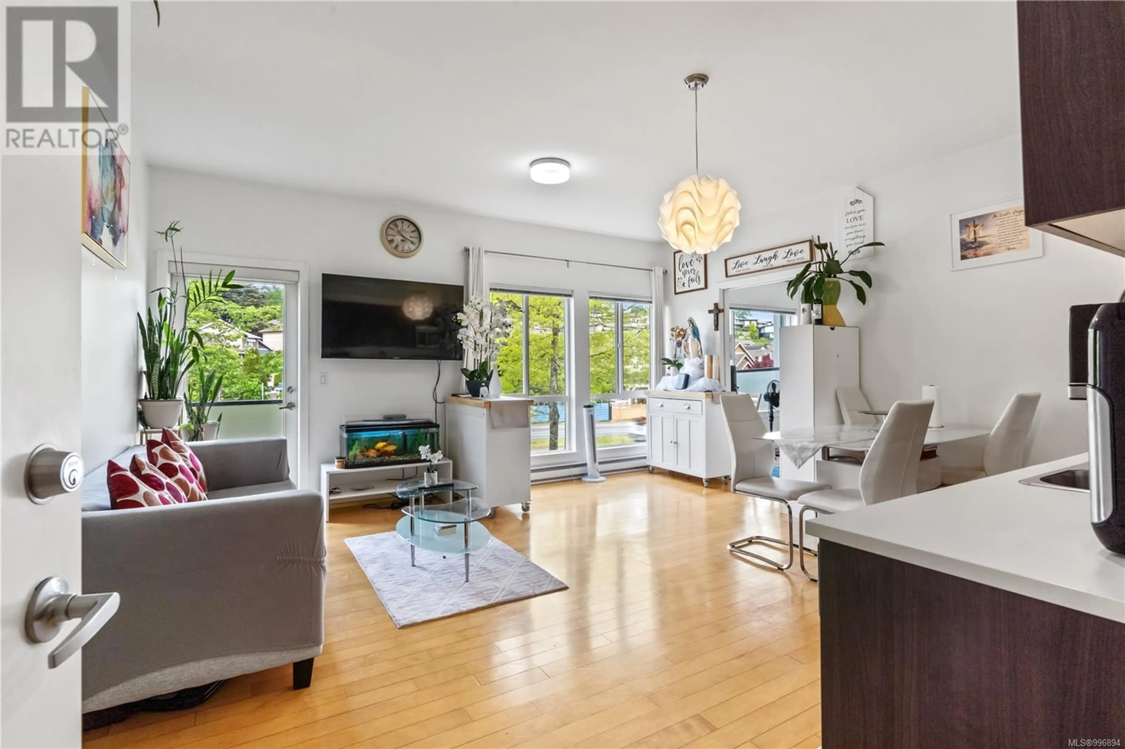 Living room with furniture, unknown for 207 - 4050 DOUGLAS STREET, Saanich British Columbia V8X0A5