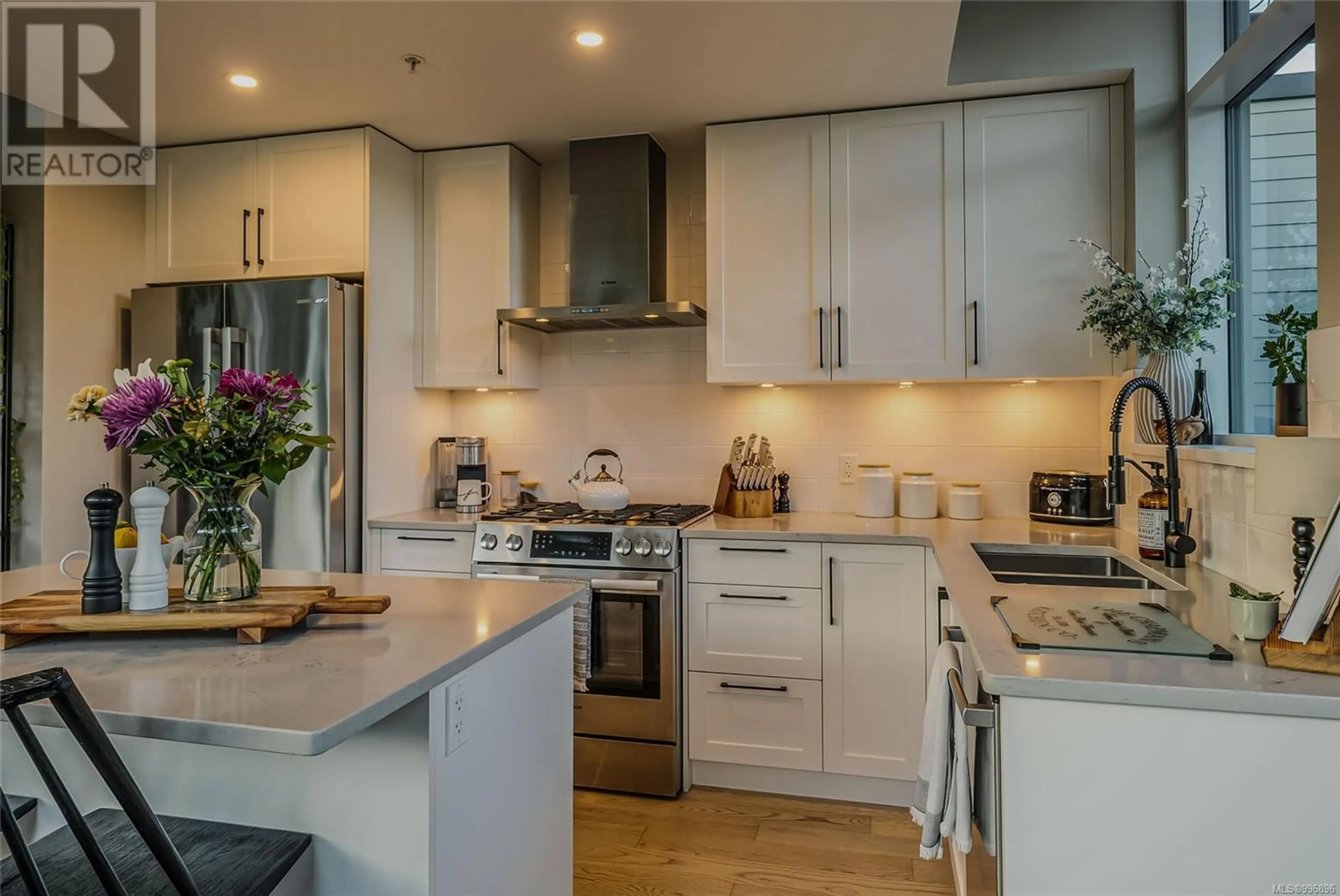 Contemporary kitchen, unknown for 605 - 3529 DOLPHIN DRIVE, Nanoose Bay British Columbia V9P9J7