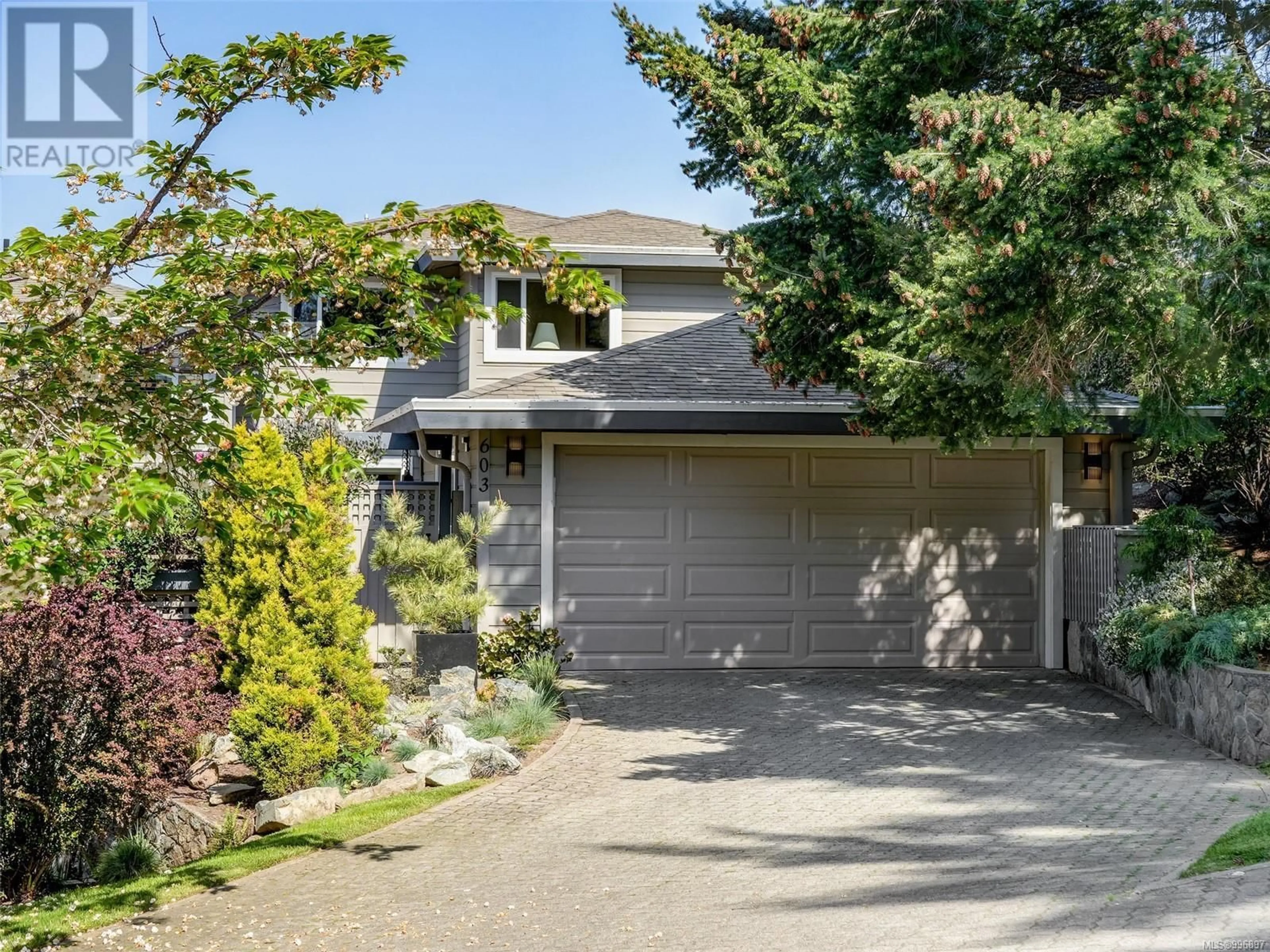 Unknown for 603 - 2829 ARBUTUS ROAD, Saanich British Columbia V8N5X5