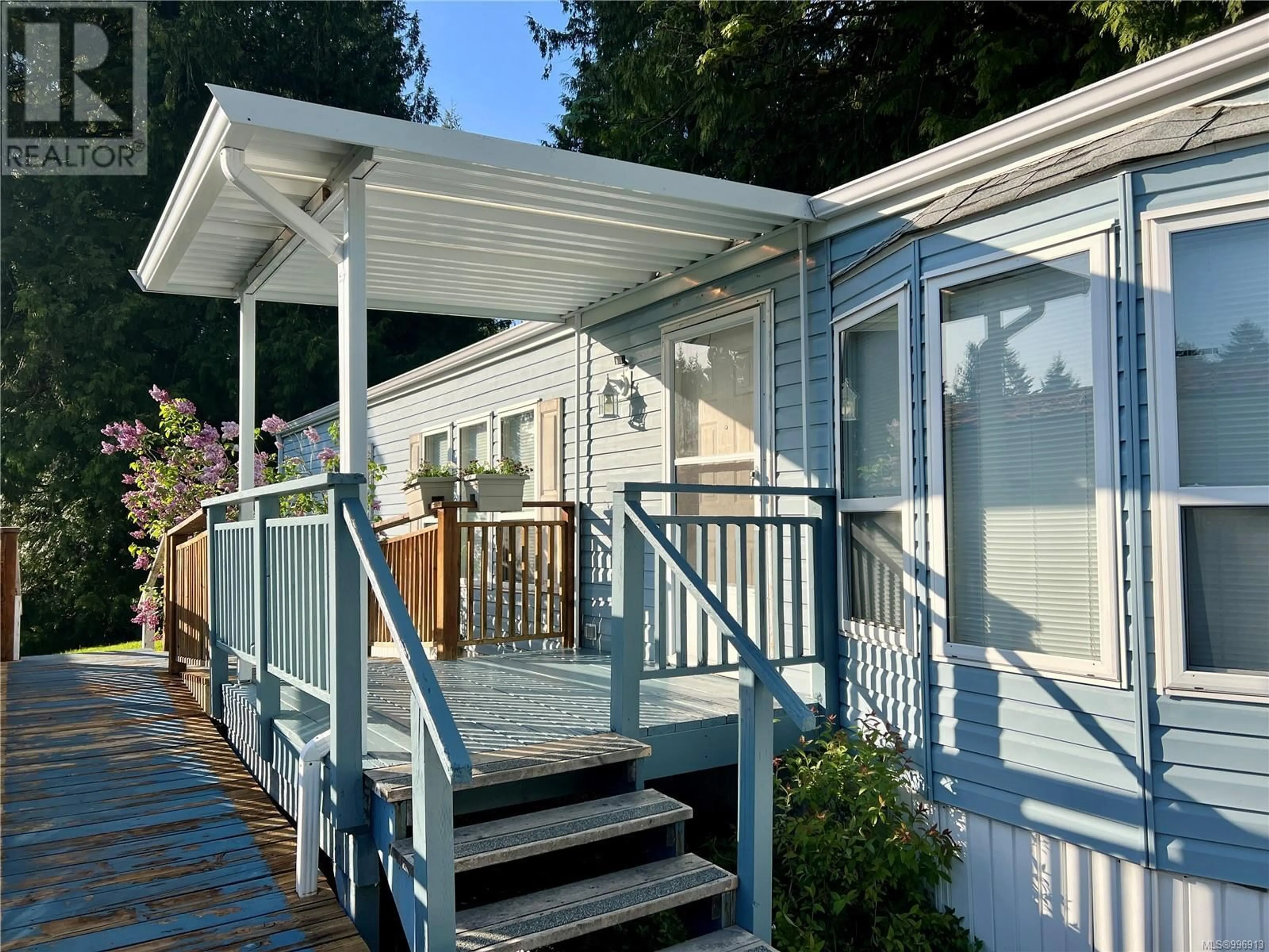 Home with vinyl exterior material, street for 104 - 25 MAKI ROAD, Nanaimo British Columbia V9R6N3