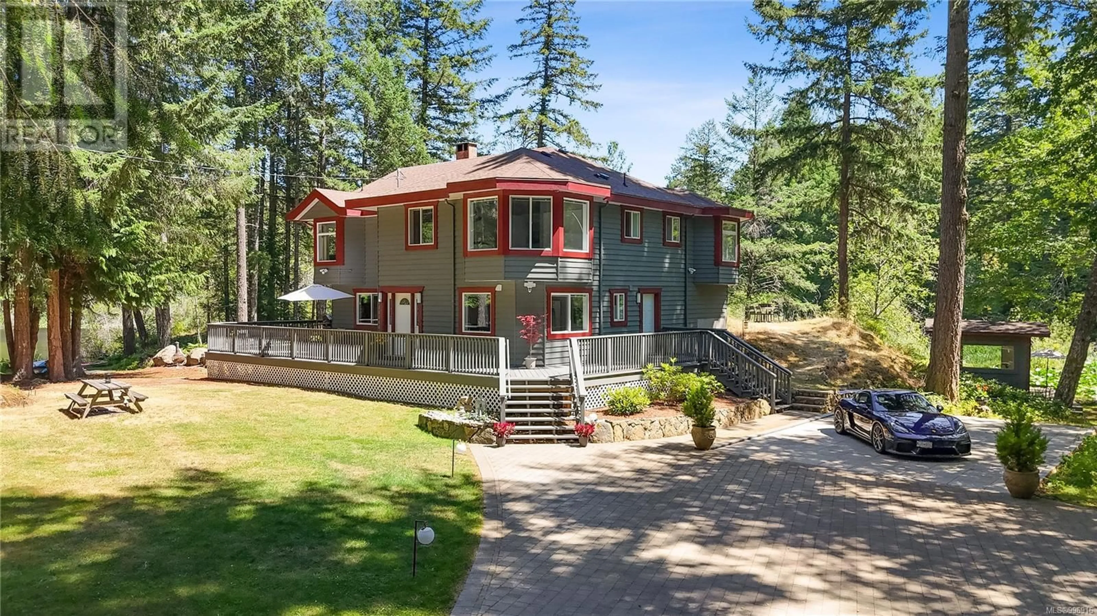 A pic from outside/outdoor area/front of a property/back of a property/a pic from drone, unknown for 3380 WOODRIDGE PLACE, Highlands British Columbia V9E1C8
