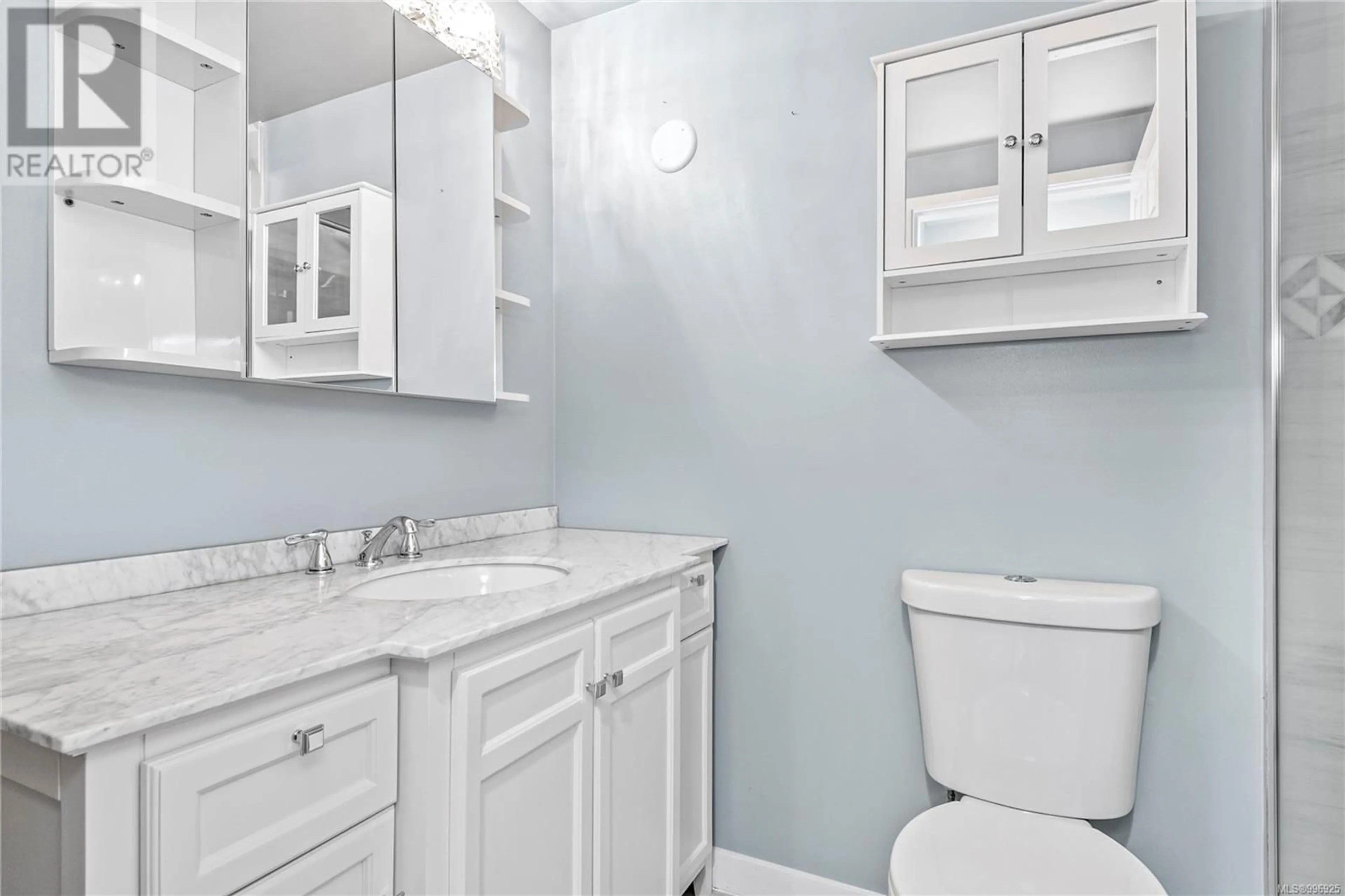 Standard bathroom, ceramic/tile floor for 309 - 377 DOGWOOD STREET, Campbell River British Columbia V9W2Y1