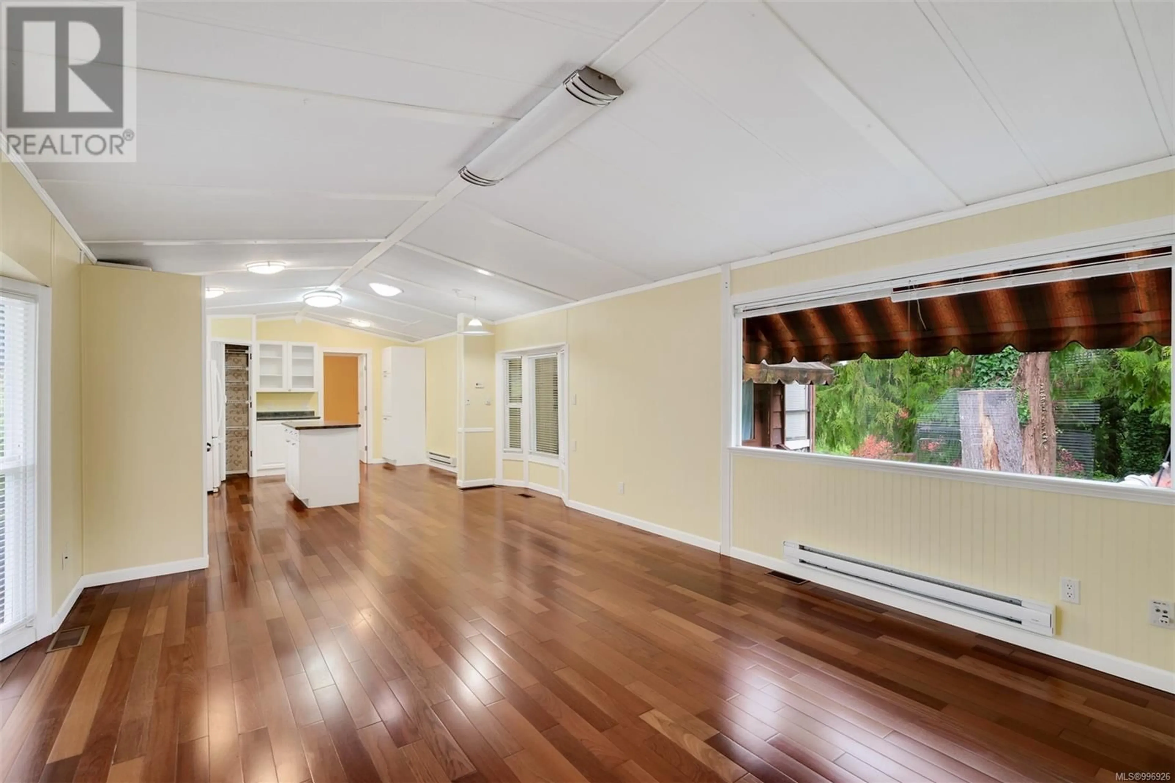 Indoor foyer for 45 - 3640 TRANS CANADA HIGHWAY, Cobble Hill British Columbia V0R1L0