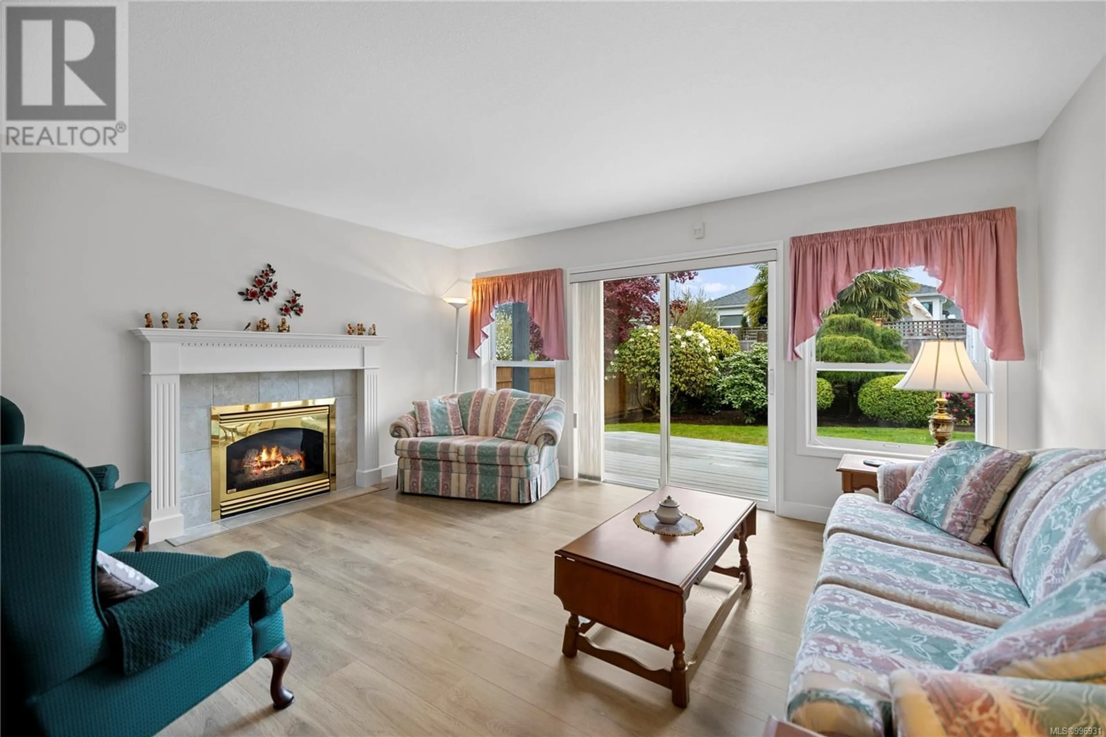 Living room with furniture, unknown for 1274 OCEANSIDE DRIVE, Qualicum Beach British Columbia V9K1T8