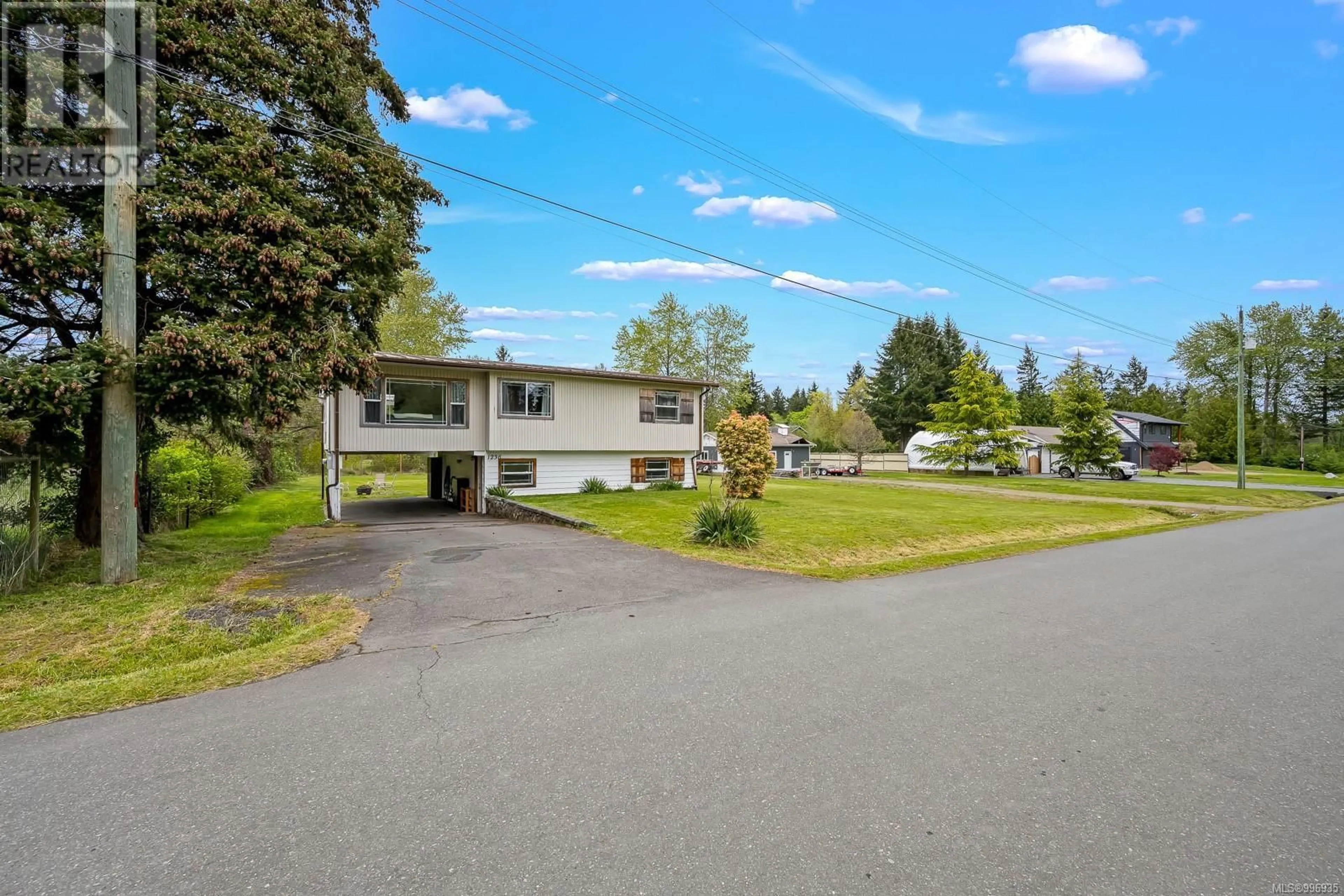 A pic from outside/outdoor area/front of a property/back of a property/a pic from drone, unknown for 1238 DON ROAD, Comox British Columbia V9M4C4