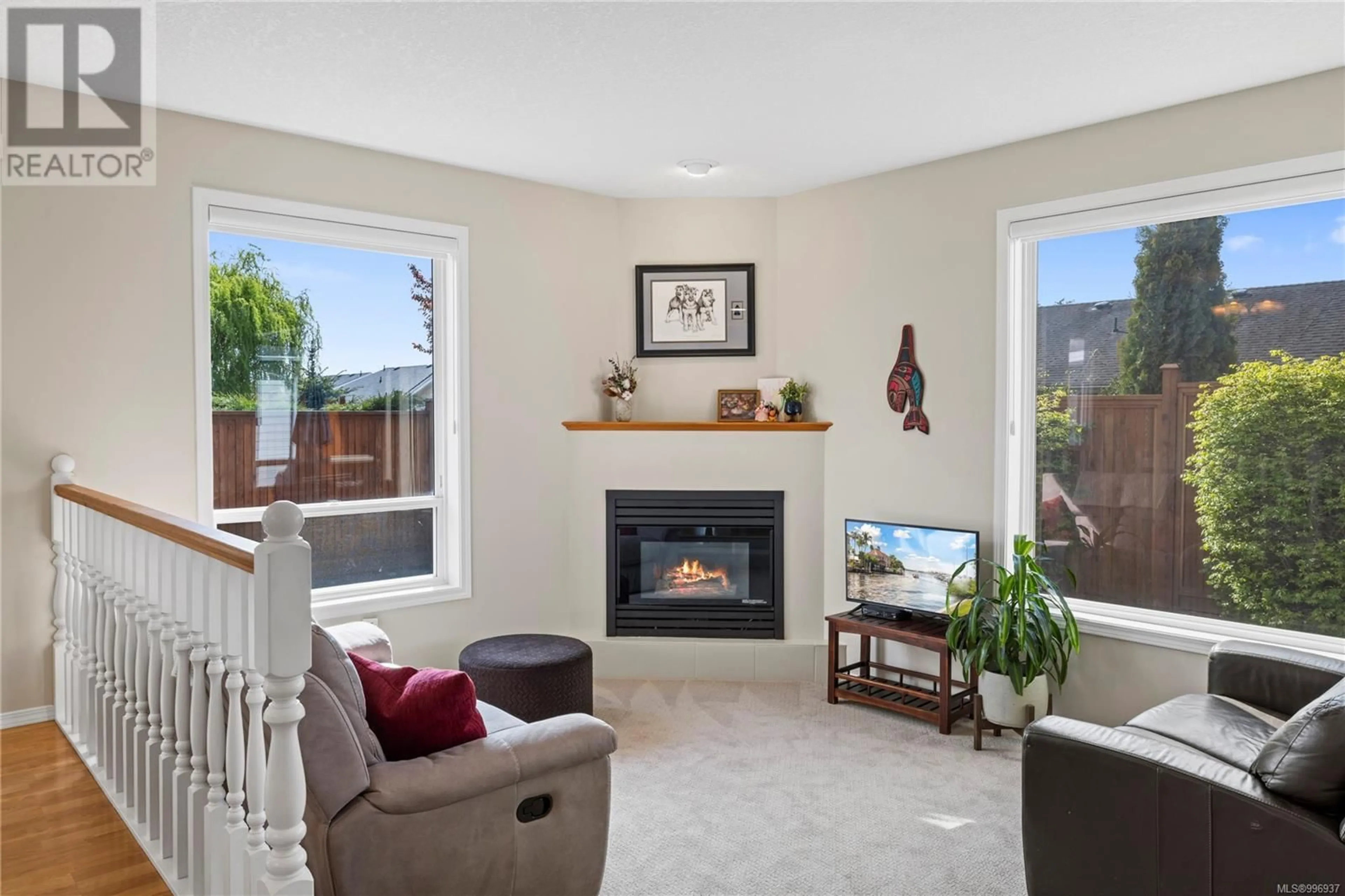 Living room with furniture, unknown for 381 RHEUMER CRESCENT, Parksville British Columbia V9P2T8