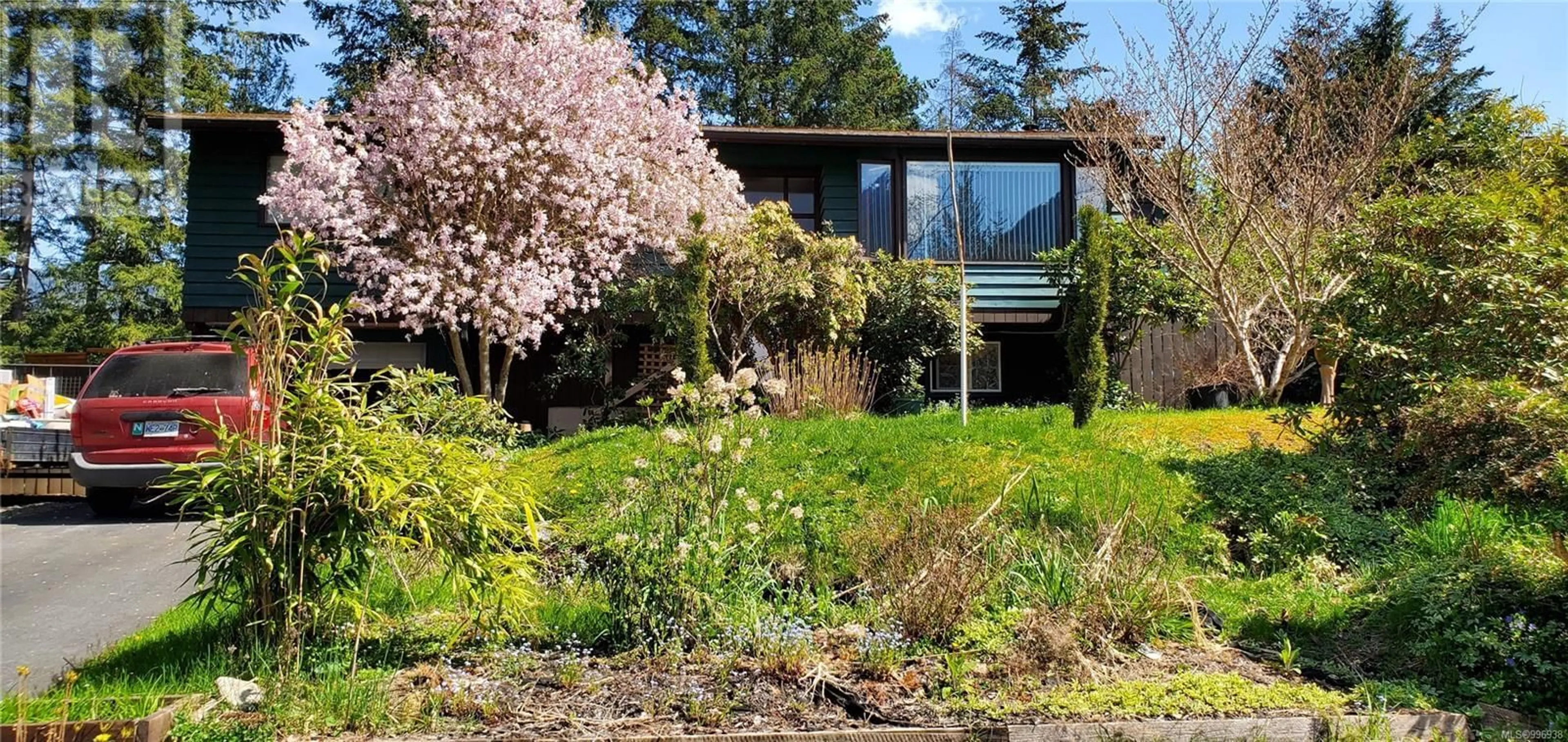 Home with vinyl exterior material, unknown for 593 DOGWOOD DRIVE, Gold River British Columbia V0P1G0
