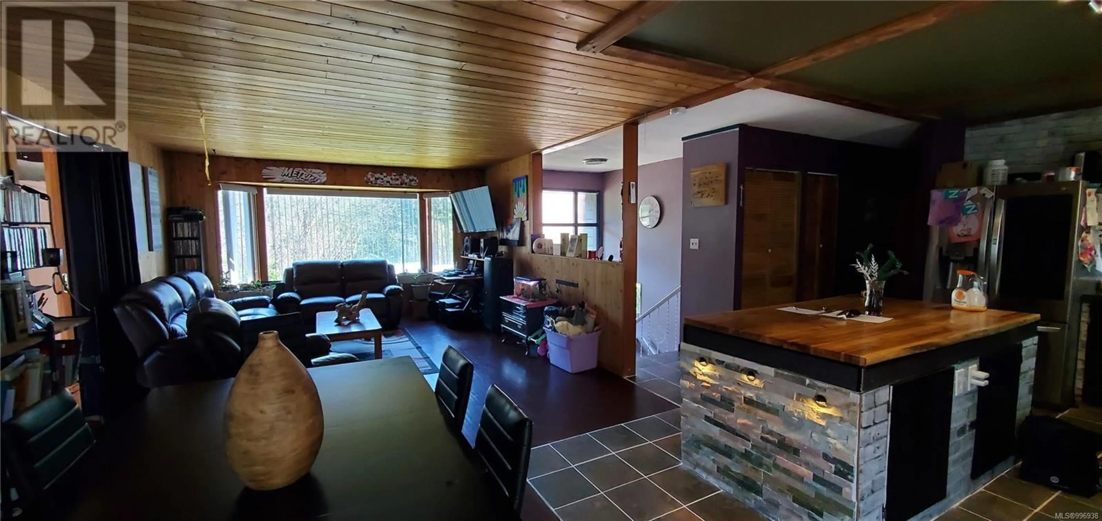 Lobby for 593 DOGWOOD DRIVE, Gold River British Columbia V0P1G0
