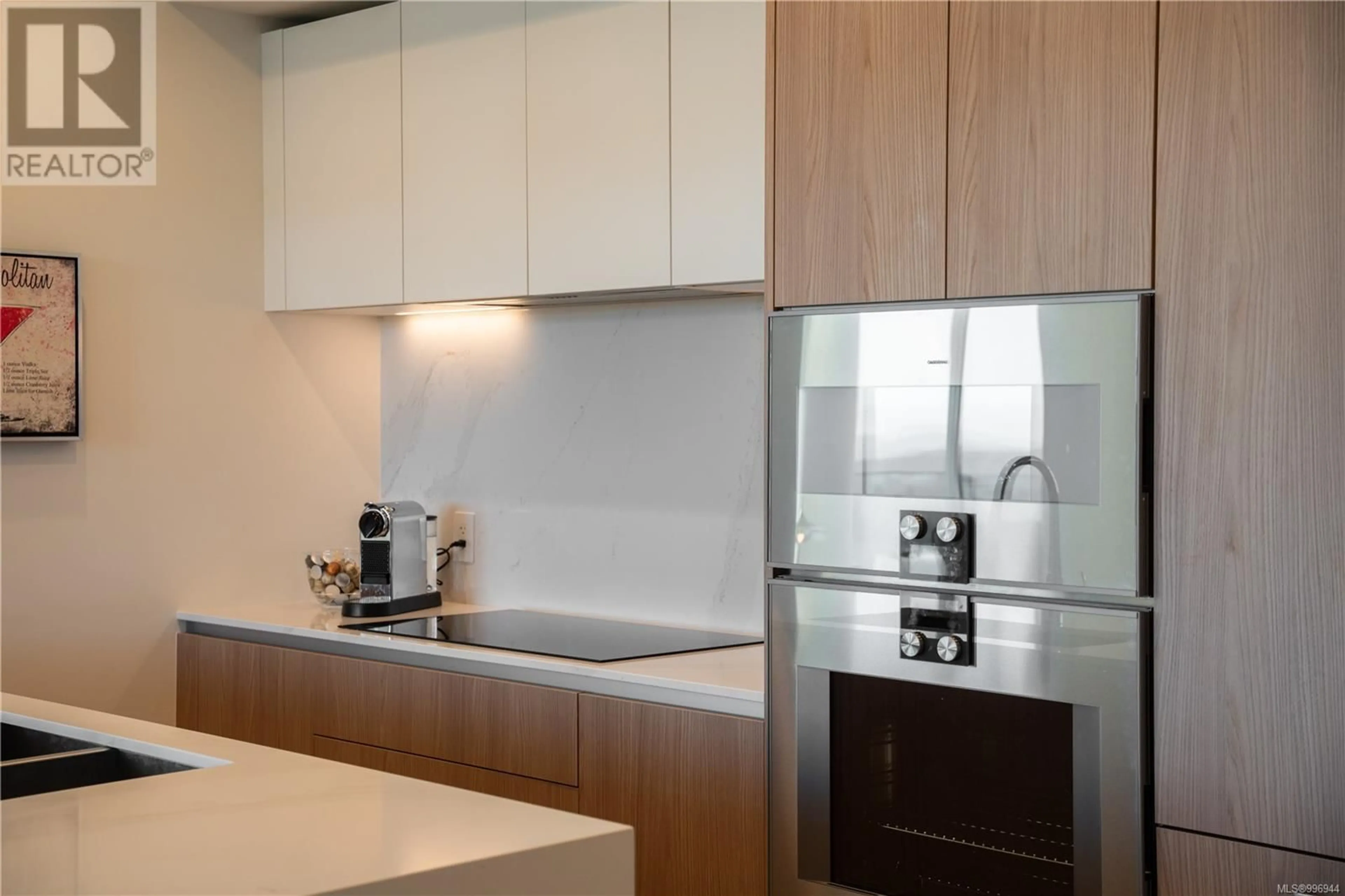 Standard kitchen, wood/laminate floor for 1702 - 2000 HANNINGTON ROAD, Langford British Columbia V9B6R6