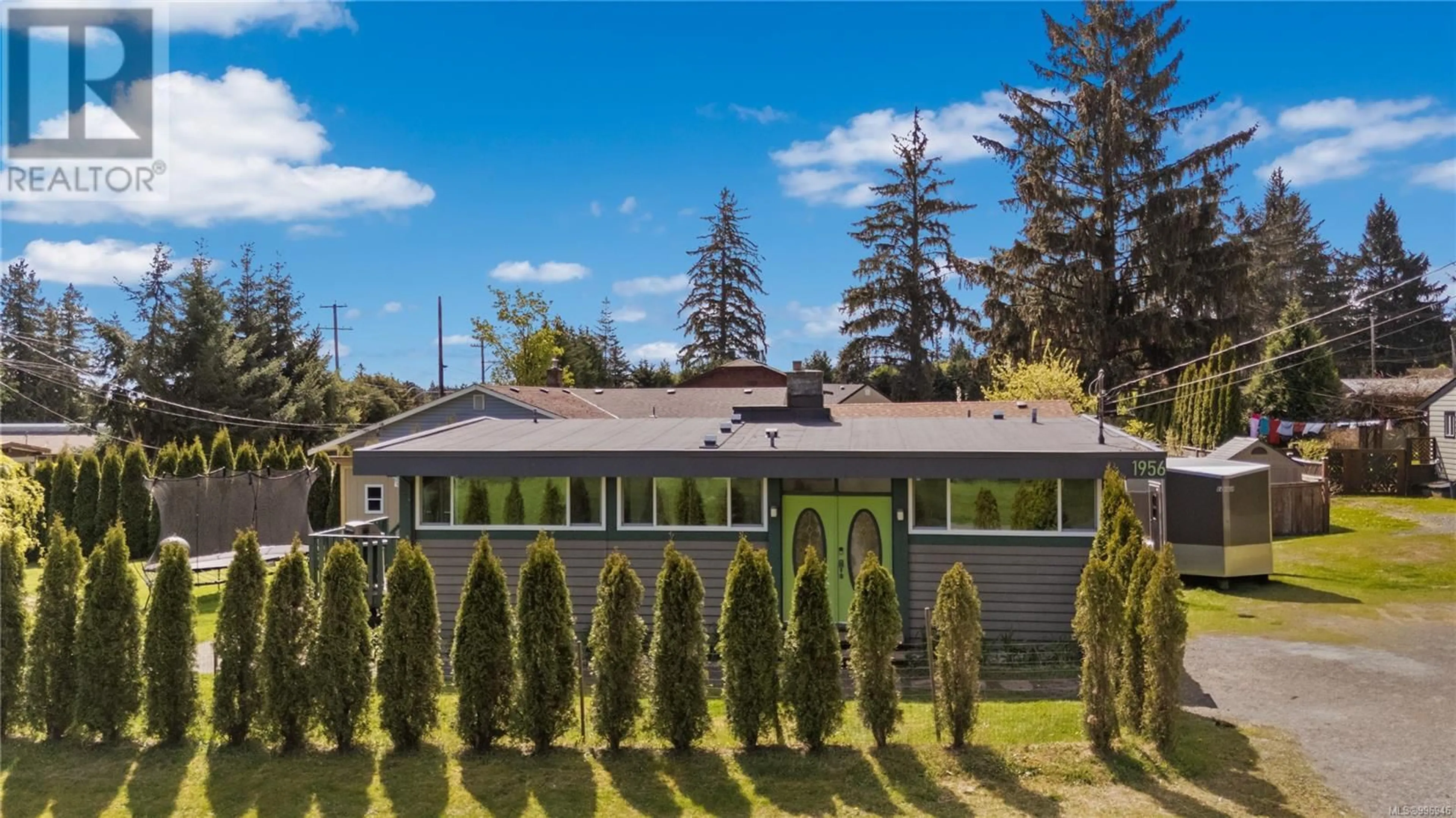 A pic from outside/outdoor area/front of a property/back of a property/a pic from drone, building for 1956 ALDER STREET SOUTH, Campbell River British Columbia V9H0B5