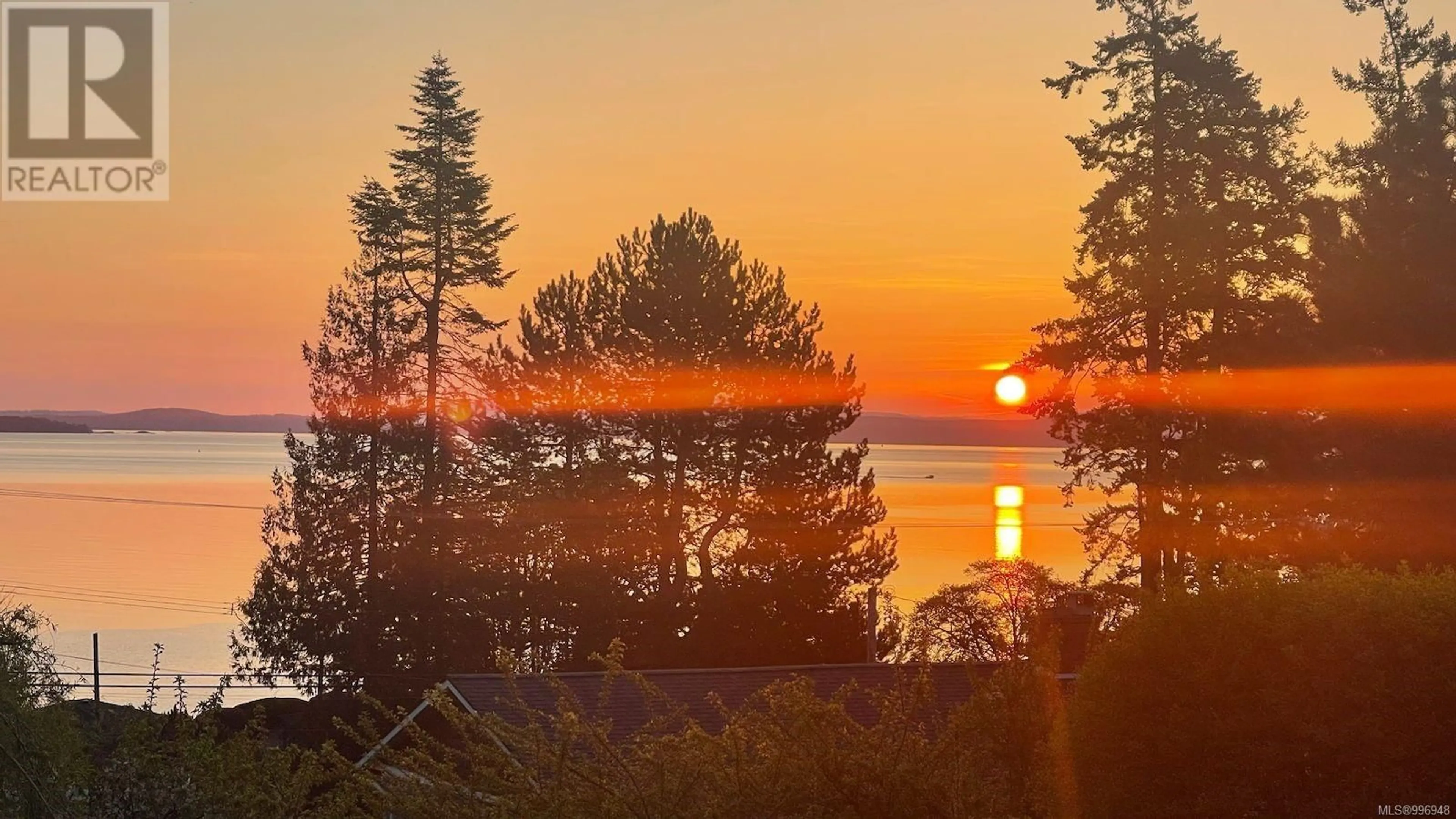 Blurry image for 4943 LOCHSIDE DRIVE, Saanich British Columbia V8Y2E6