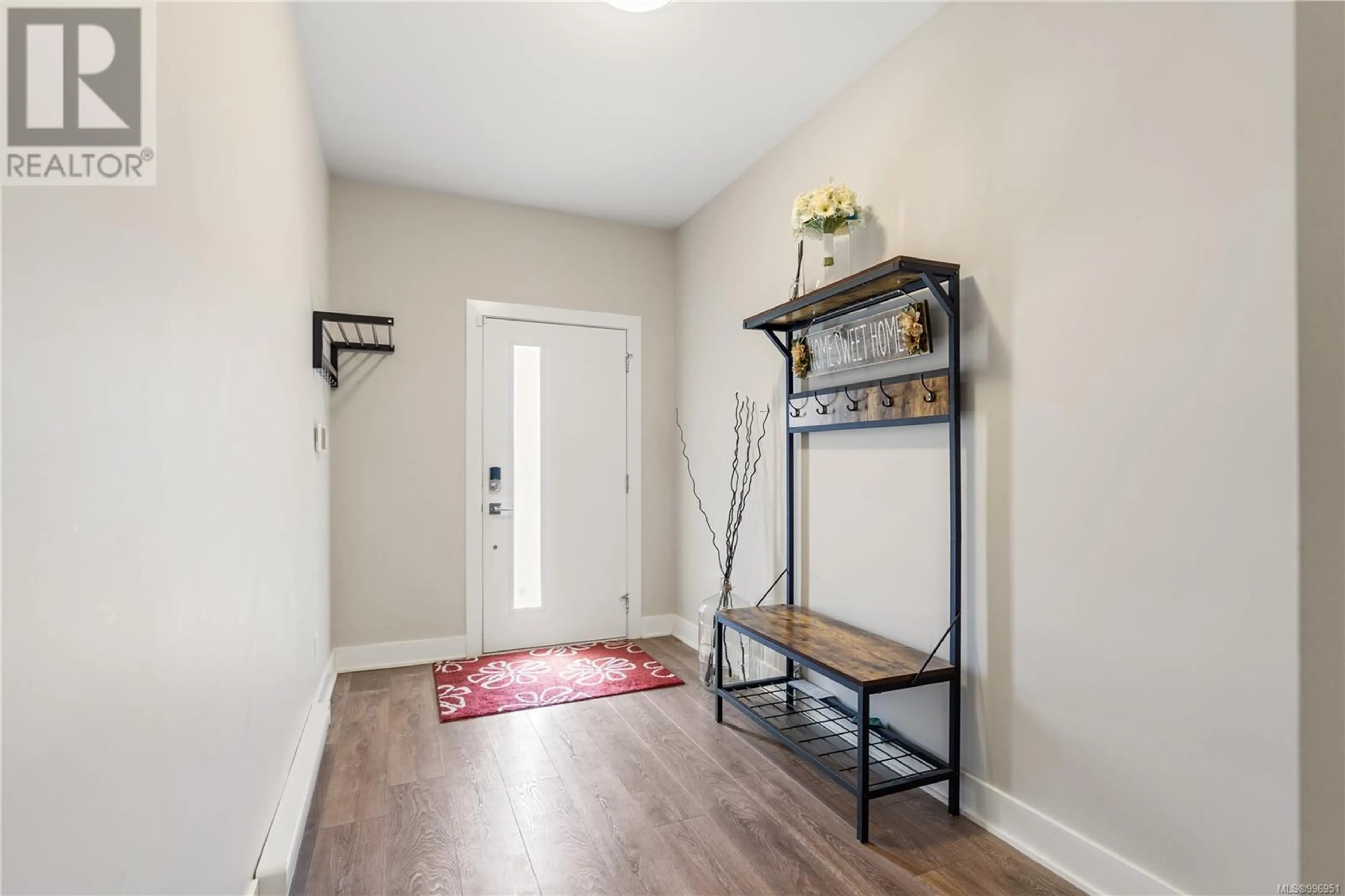 Indoor entryway for 2810 LUNAR COURT, Langford British Columbia V9B0V2