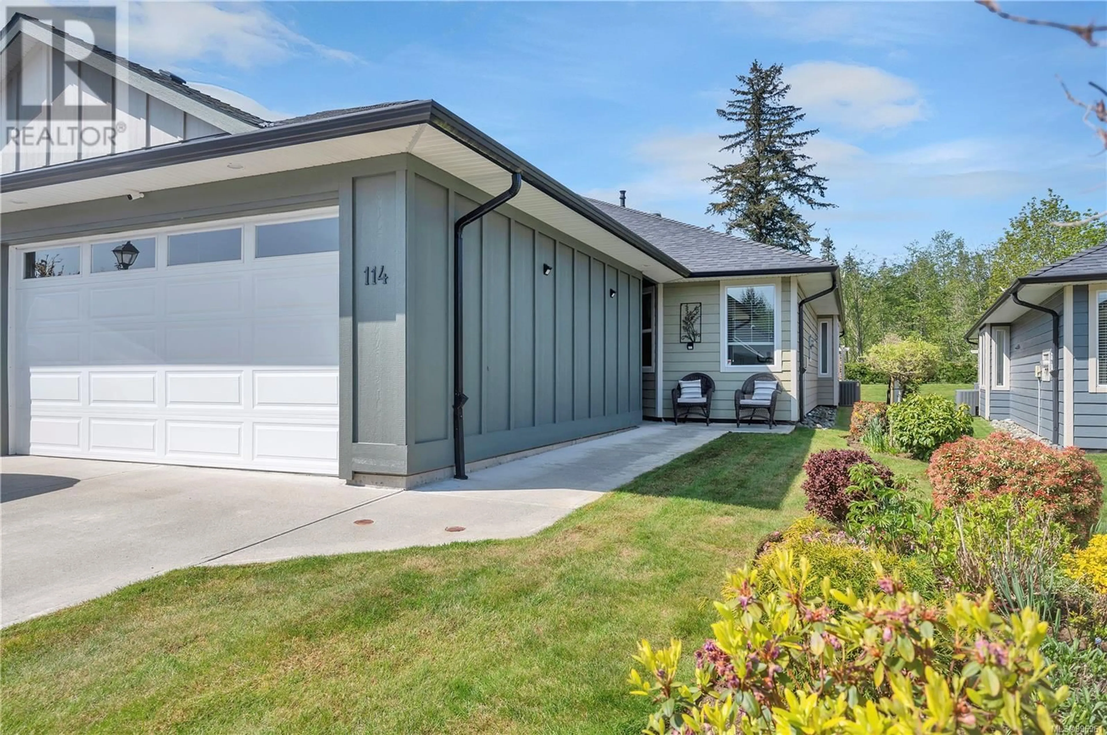 Home with vinyl exterior material, street for 114 - 2006 SIERRA DRIVE, Campbell River British Columbia V9H1V6