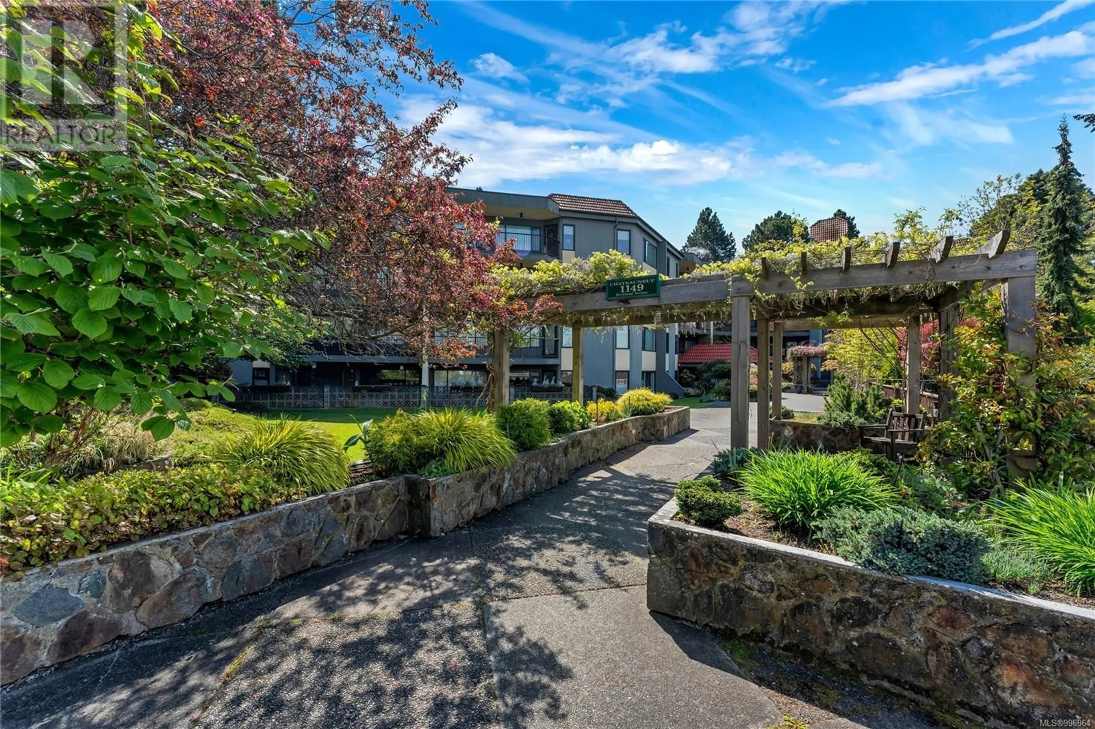Patio, unknown for 201 - 1149 ROCKLAND AVENUE, Victoria British Columbia V8V4T5