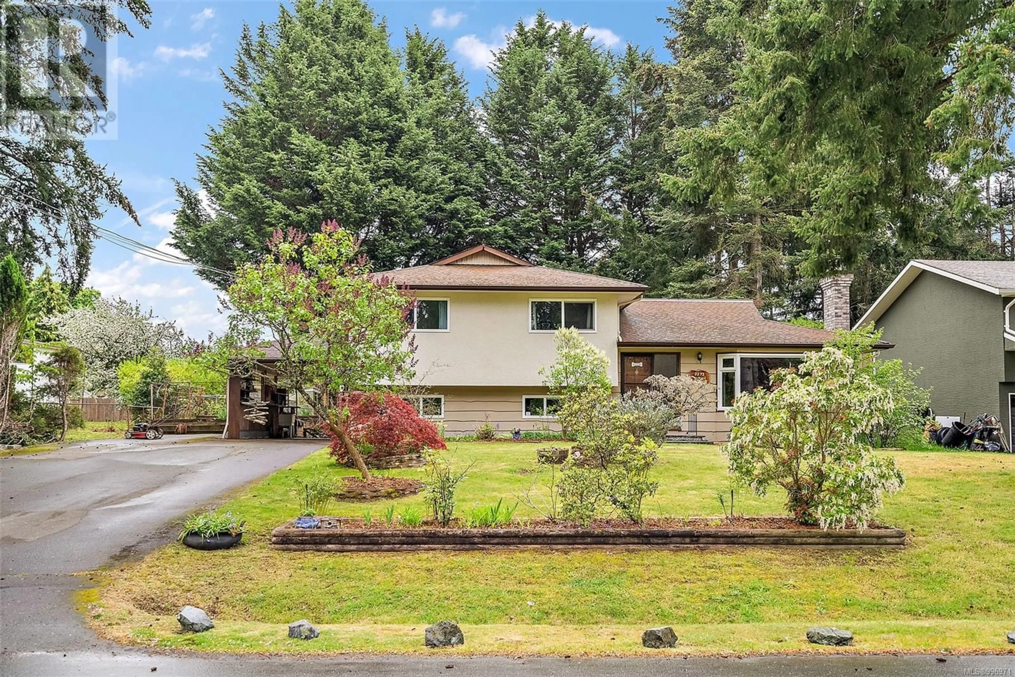Home with vinyl exterior material, street for 2273 ALDEANE AVENUE, Colwood British Columbia V9B2C8