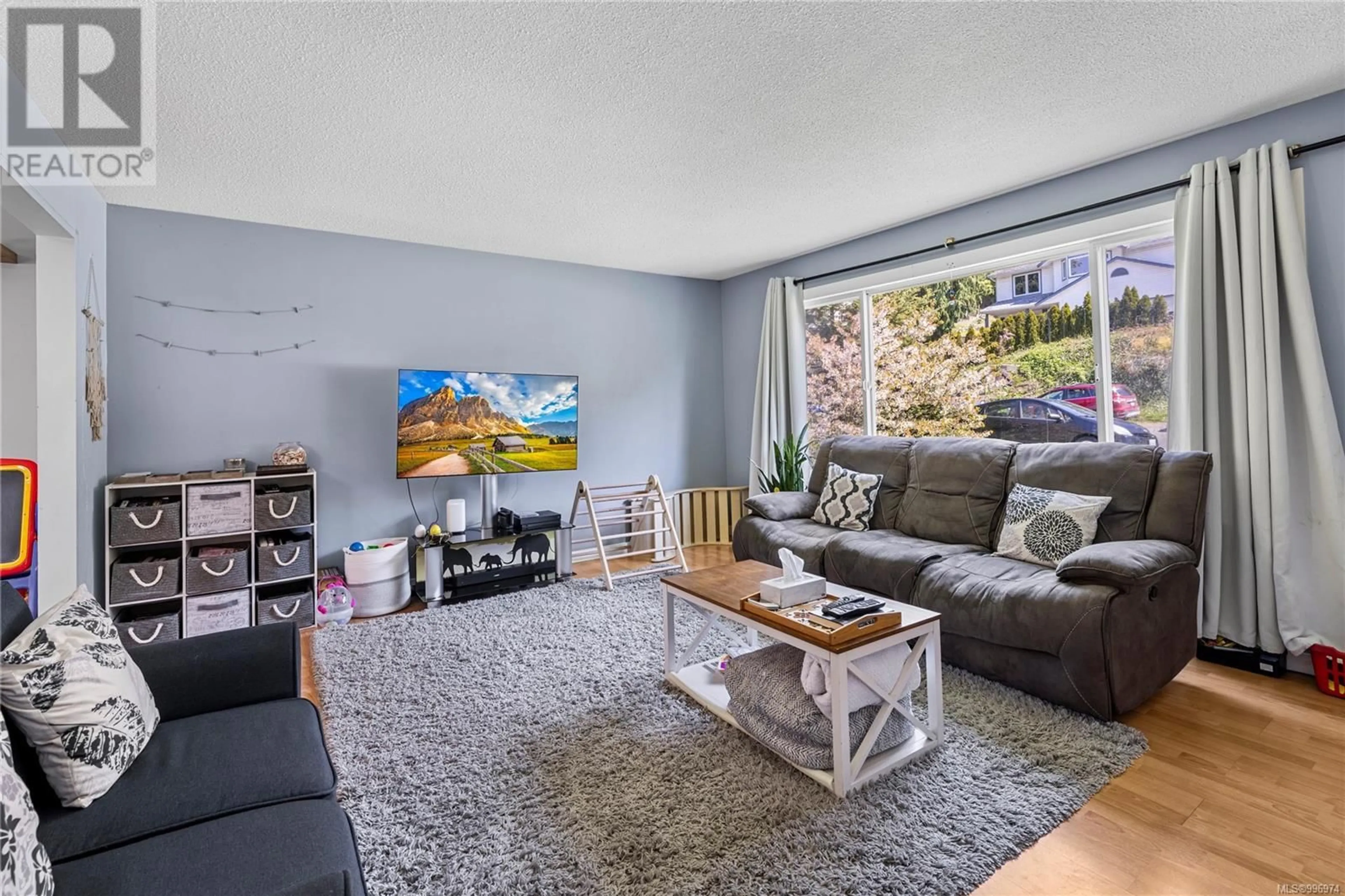 Living room with furniture, unknown for 63 PORTER ROAD, Nanaimo British Columbia V9X1B6