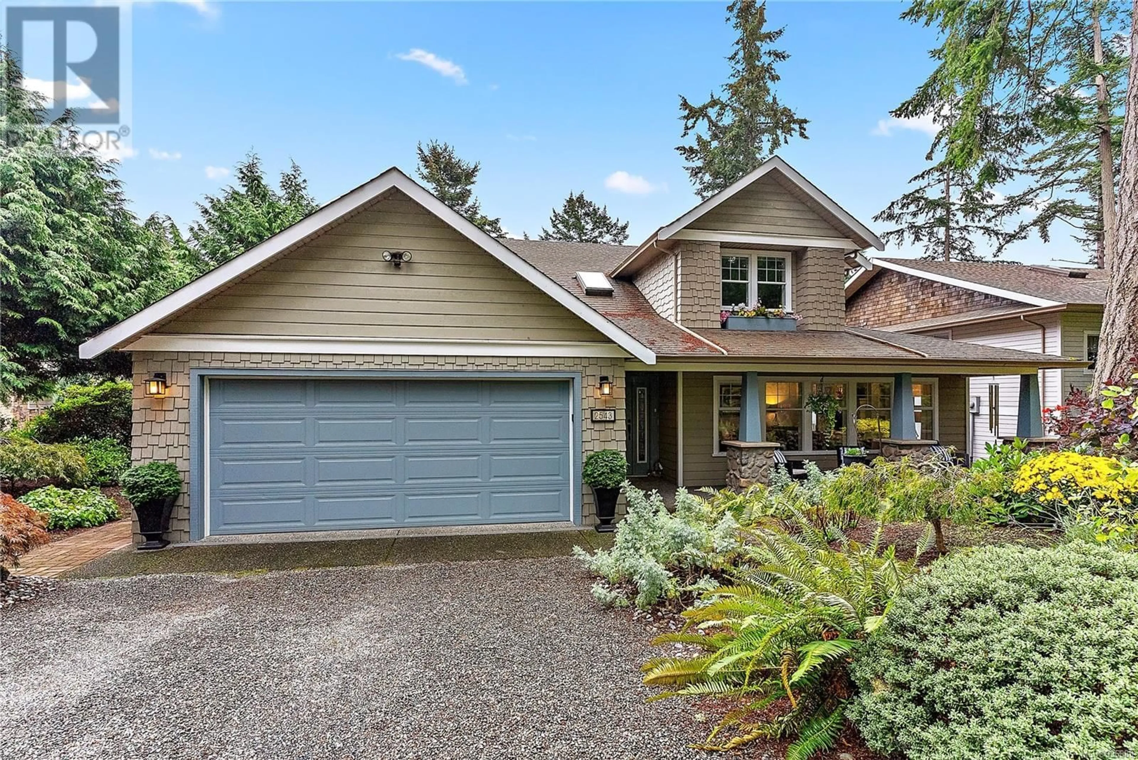 Home with vinyl exterior material, street for 2543 BEAUFORT ROAD, Sidney British Columbia V8L2K2